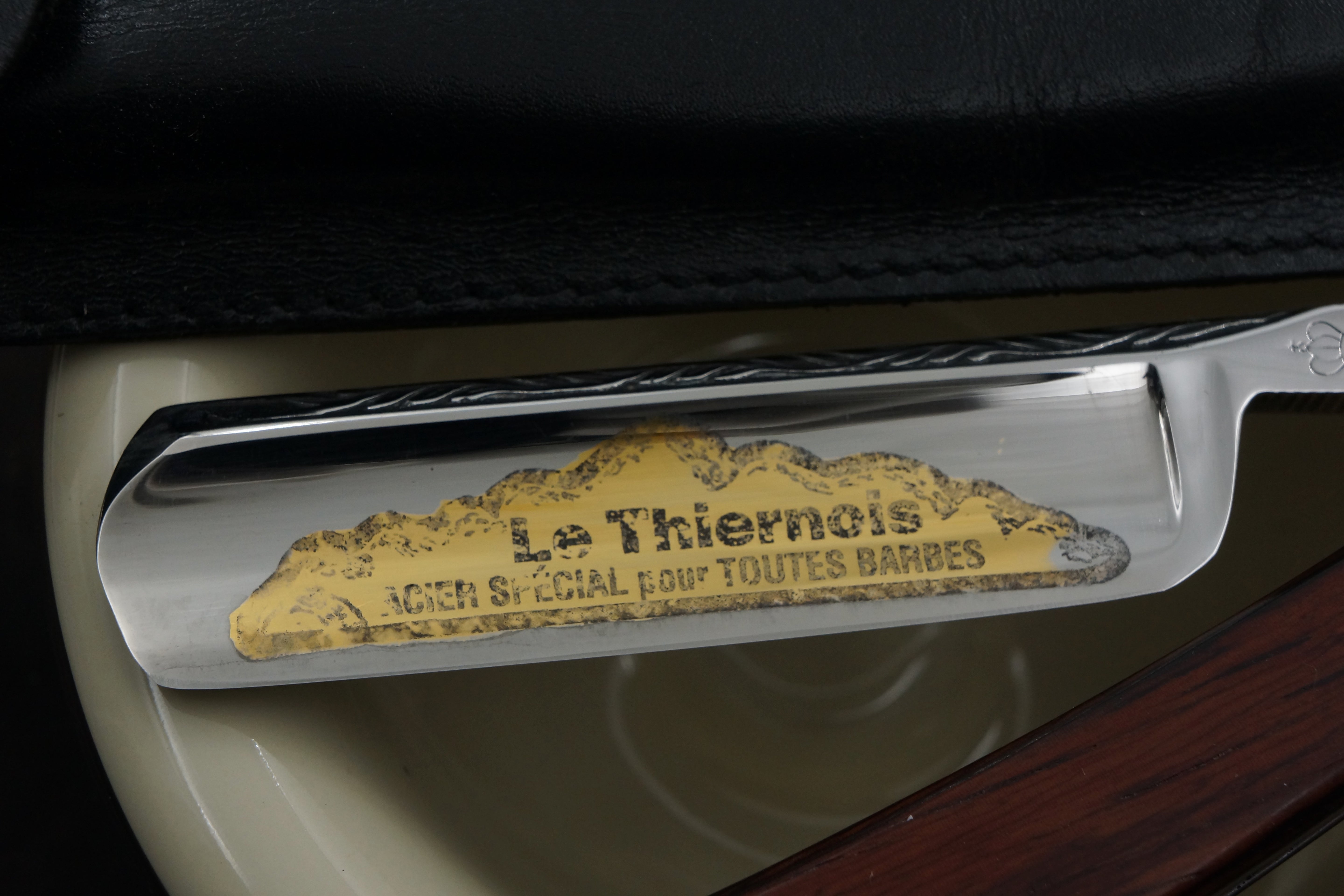 Thiers Issard "Le Thiernois" Etch 13/16 Full Hollow - Vintage French Straight Razor - Shave Ready