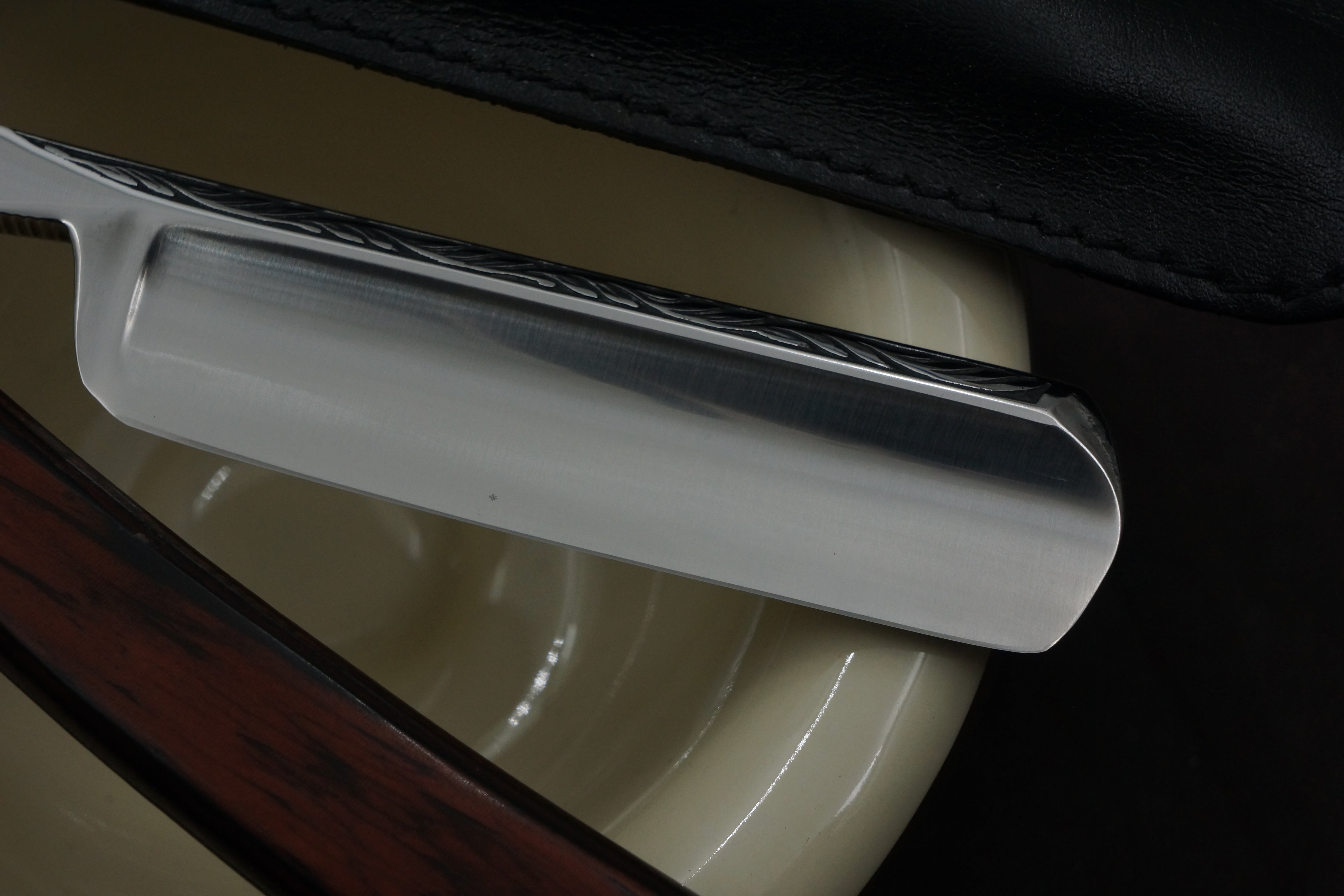 Thiers Issard "Le Thiernois" Etch 13/16 Full Hollow - Vintage French Straight Razor - Shave Ready