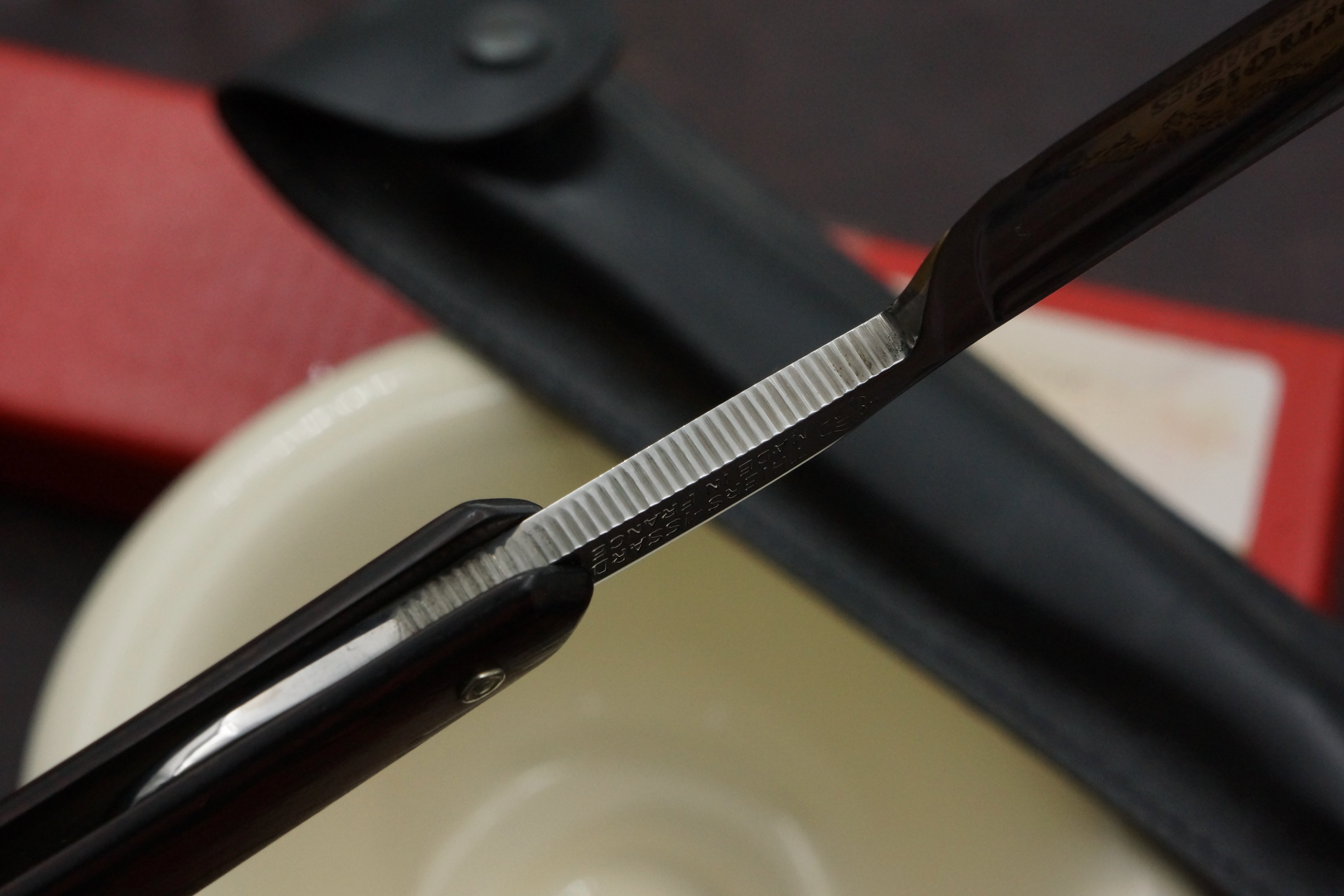Thiers Issard "Le Thiernois" Etch 13/16 Full Hollow - Vintage French Straight Razor - Shave Ready