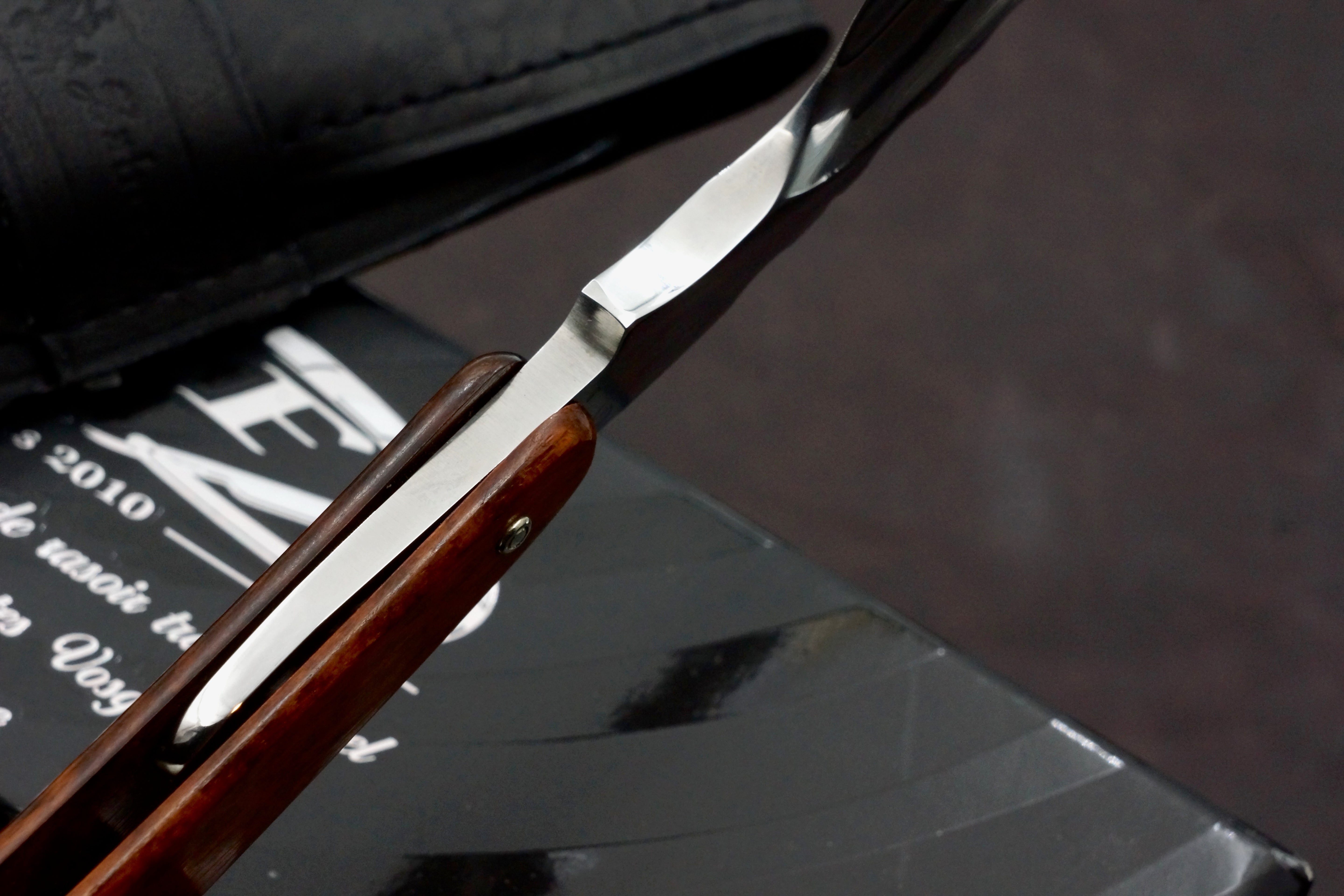 Ertan Suer "Legend Koroglu" 6/8 Full Hollow Fancy Blade with Snakewood Scales - Excellent Preowned French Straight Razor - Shave Ready