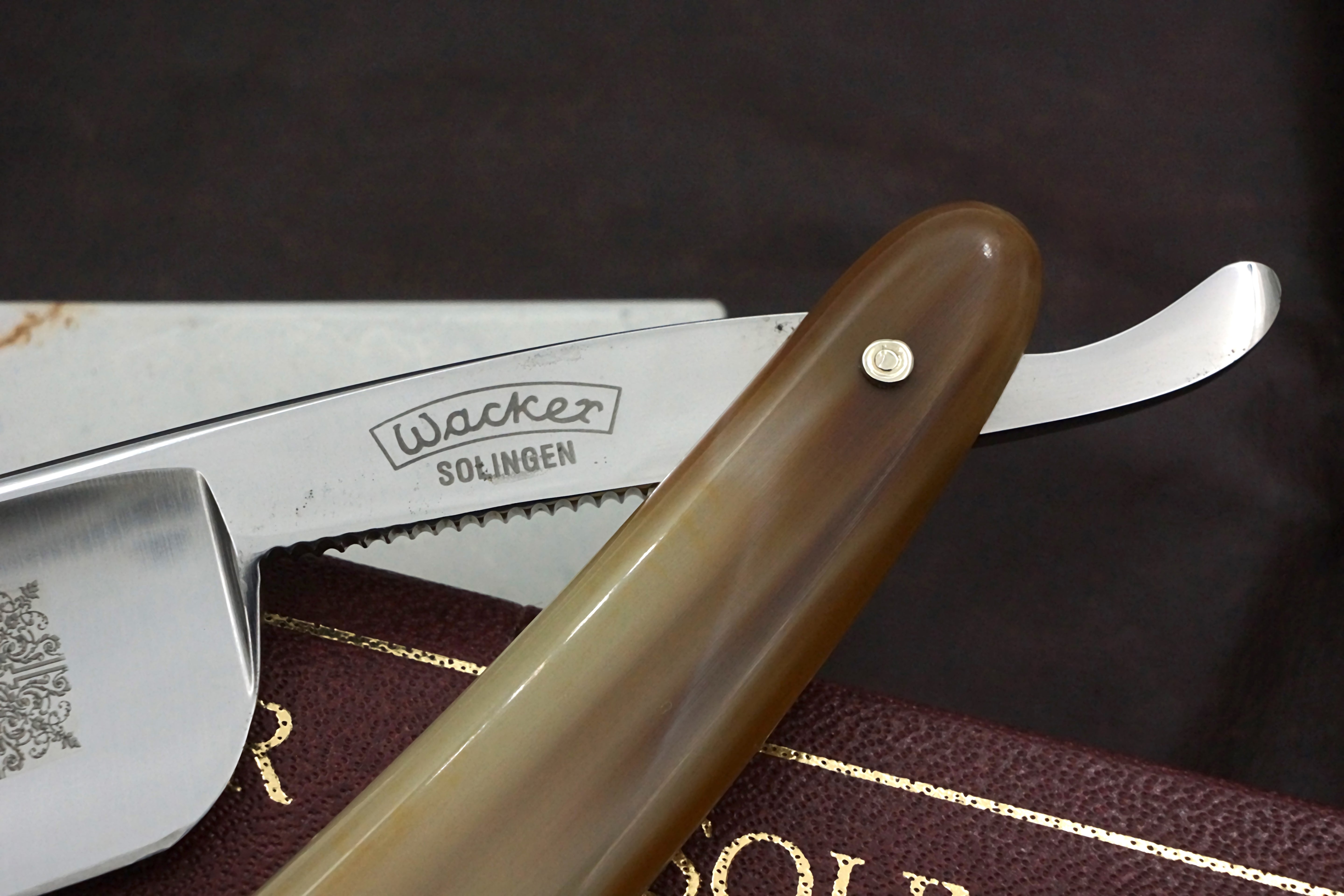 Wacker 8/8 Handforged - Rare Horn Scales Preowned Solingen Straight Razor - Shave Ready