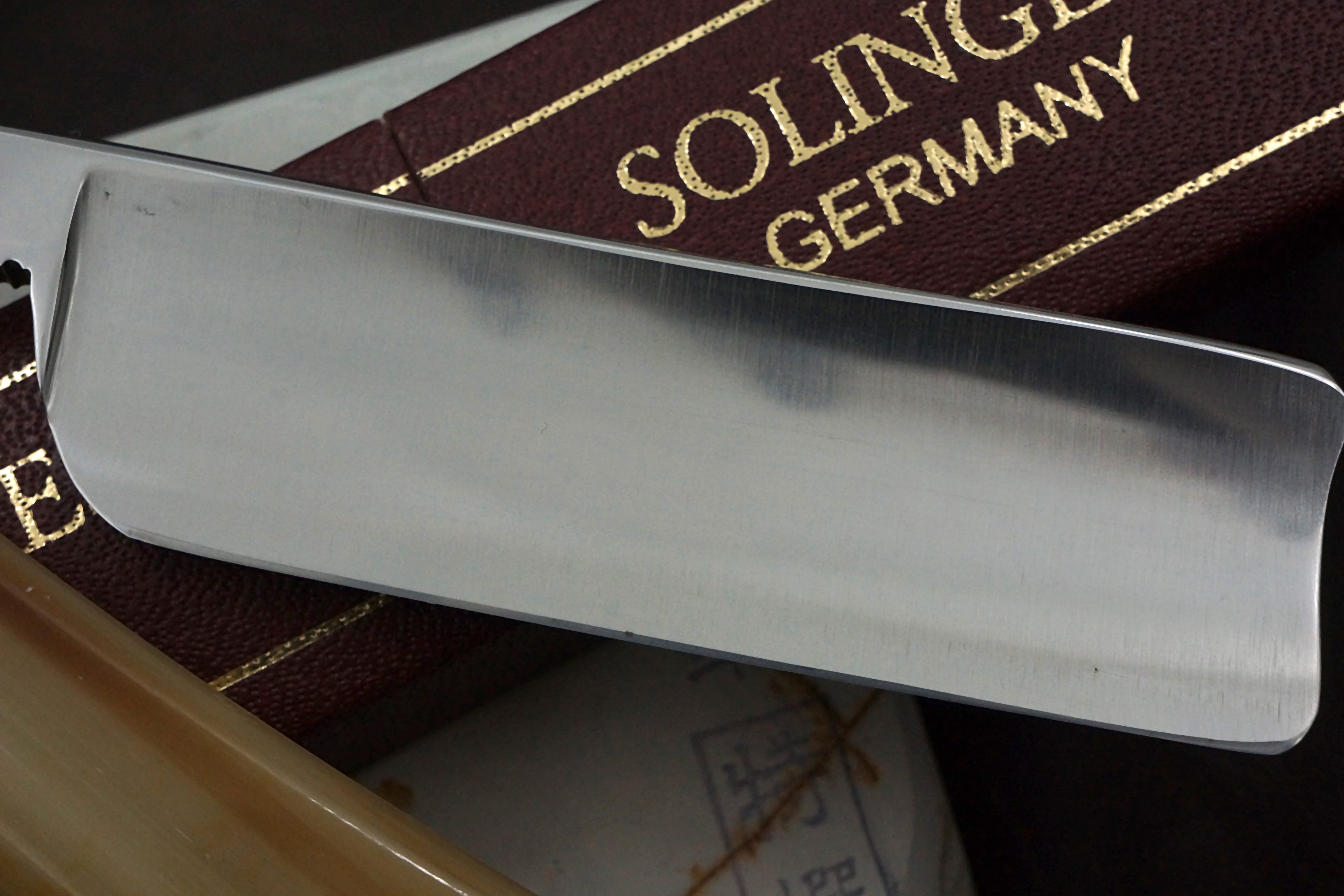 Wacker 8/8 Handforged - Rare Horn Scales Preowned Solingen Straight Razor - Shave Ready