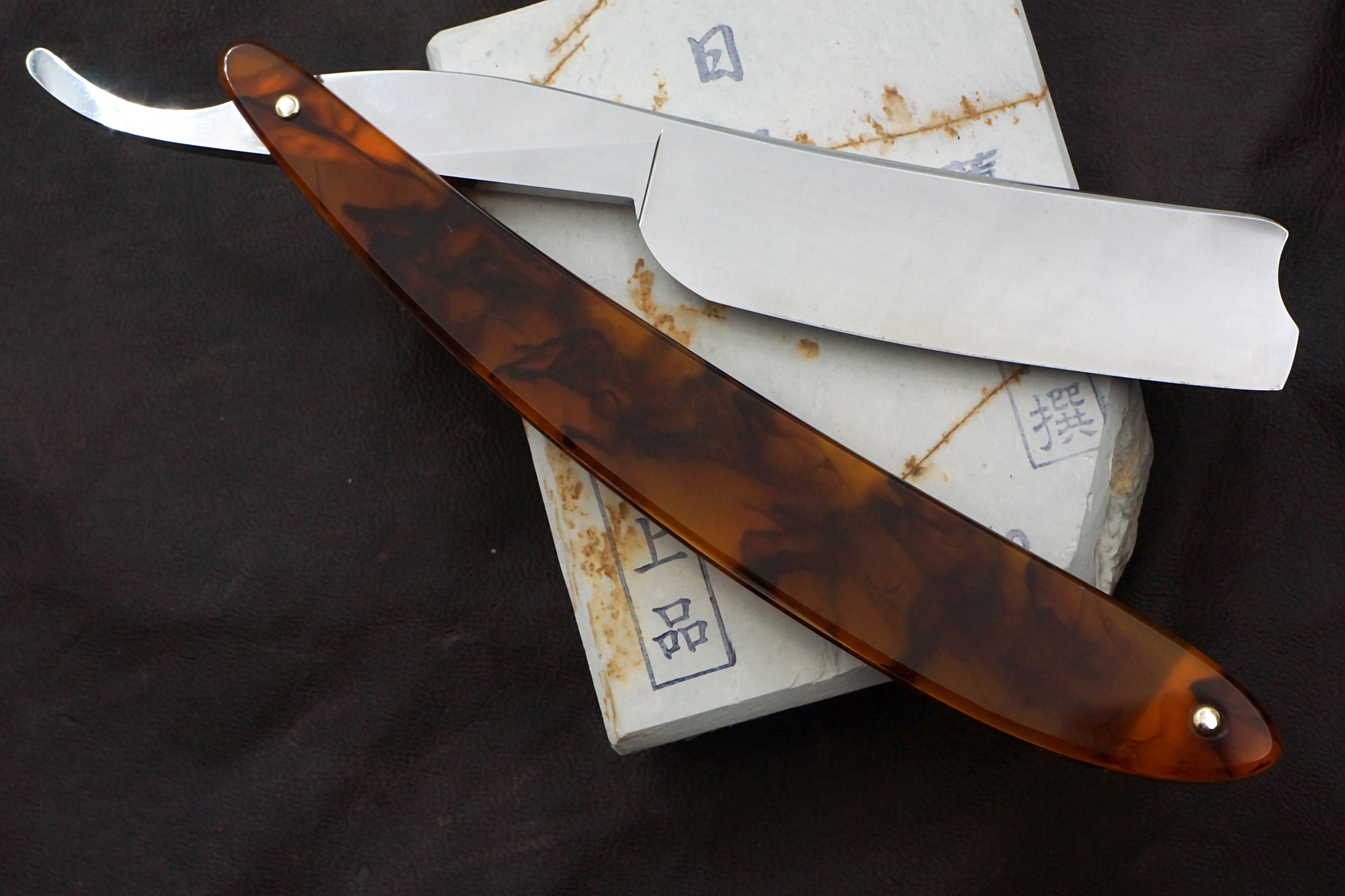 Riga Razor 7/8 Quarter Hollow Blade with Acrylic Scales - Preowned Custom Straight Razor - Shave Ready