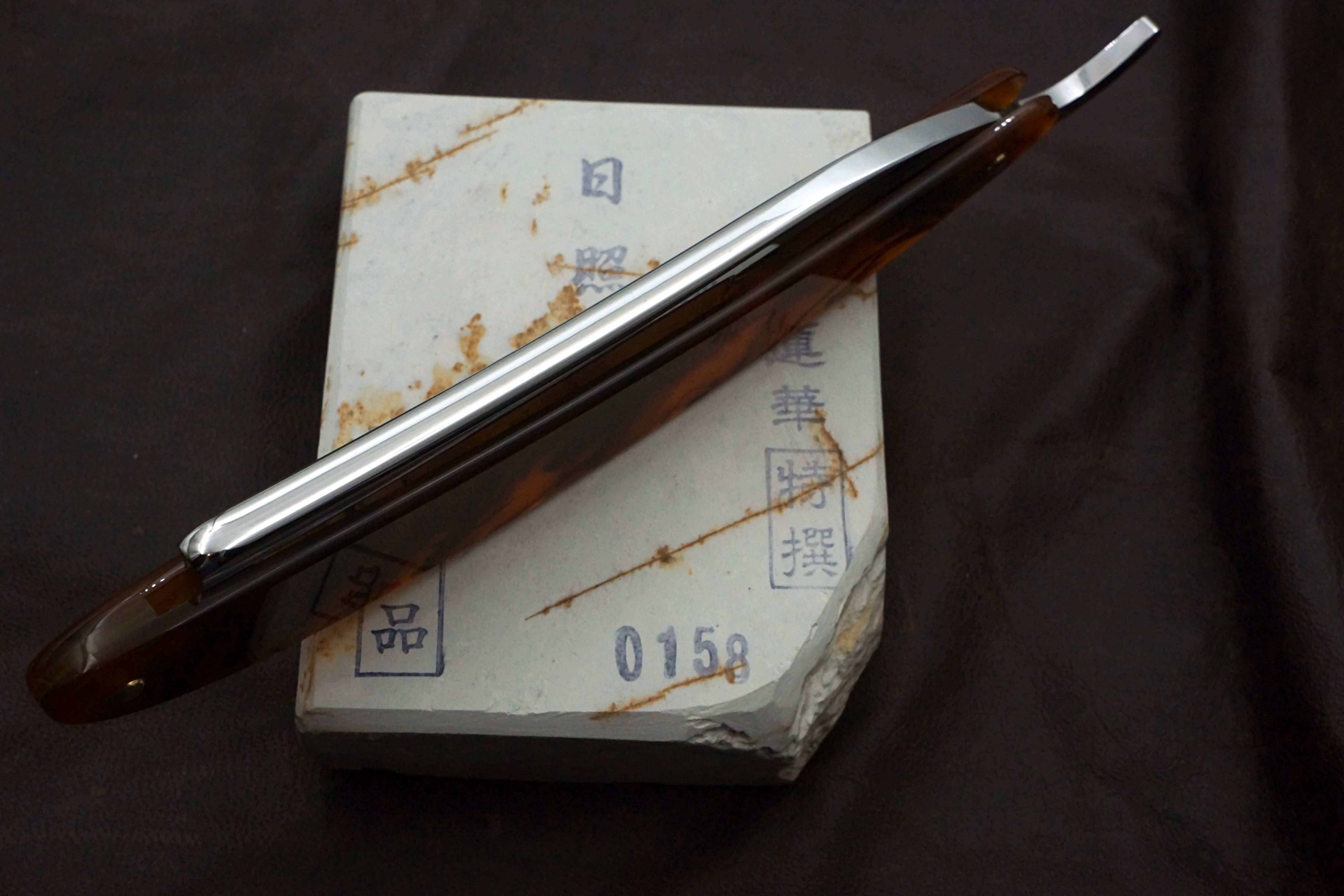 Riga Razor 7/8 Quarter Hollow Blade with Acrylic Scales - Preowned Custom Straight Razor - Shave Ready