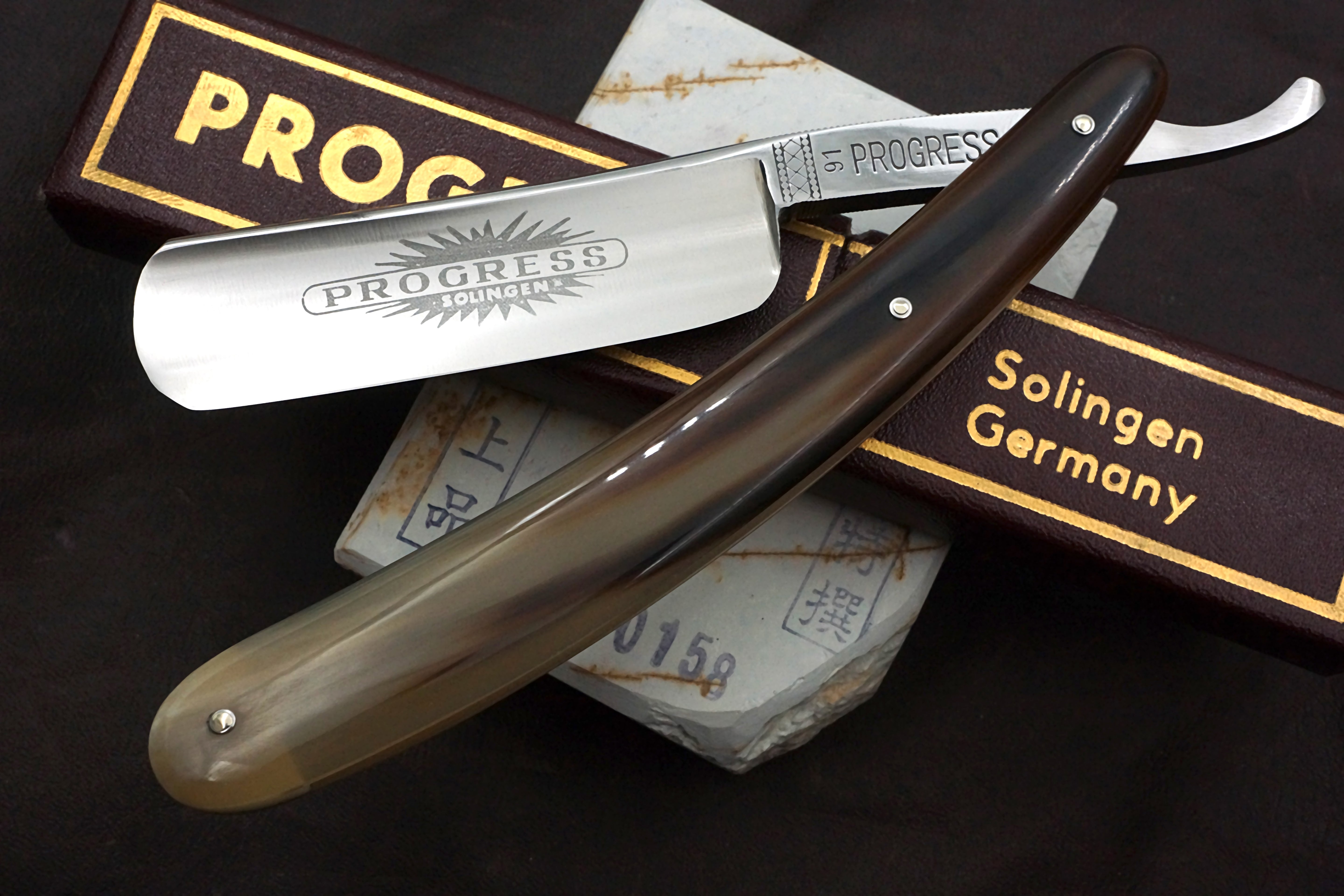 "Progress" - NOS 15/16 Full Hollow Blade - Horn Scales Vintage Solingen Straight Razor - Shave Ready