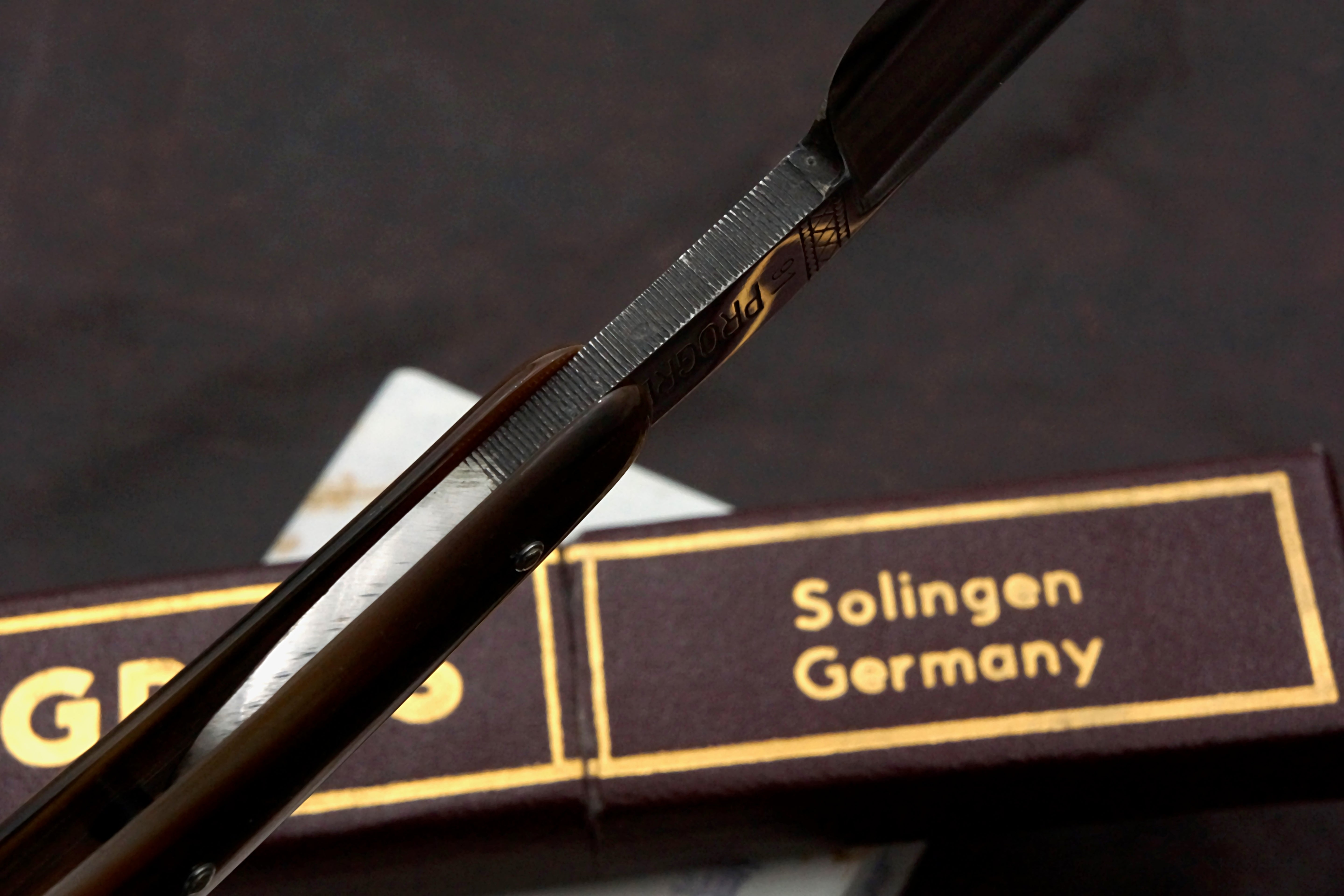 "Progress" - NOS 15/16 Full Hollow Blade - Horn Scales Vintage Solingen Straight Razor - Shave Ready