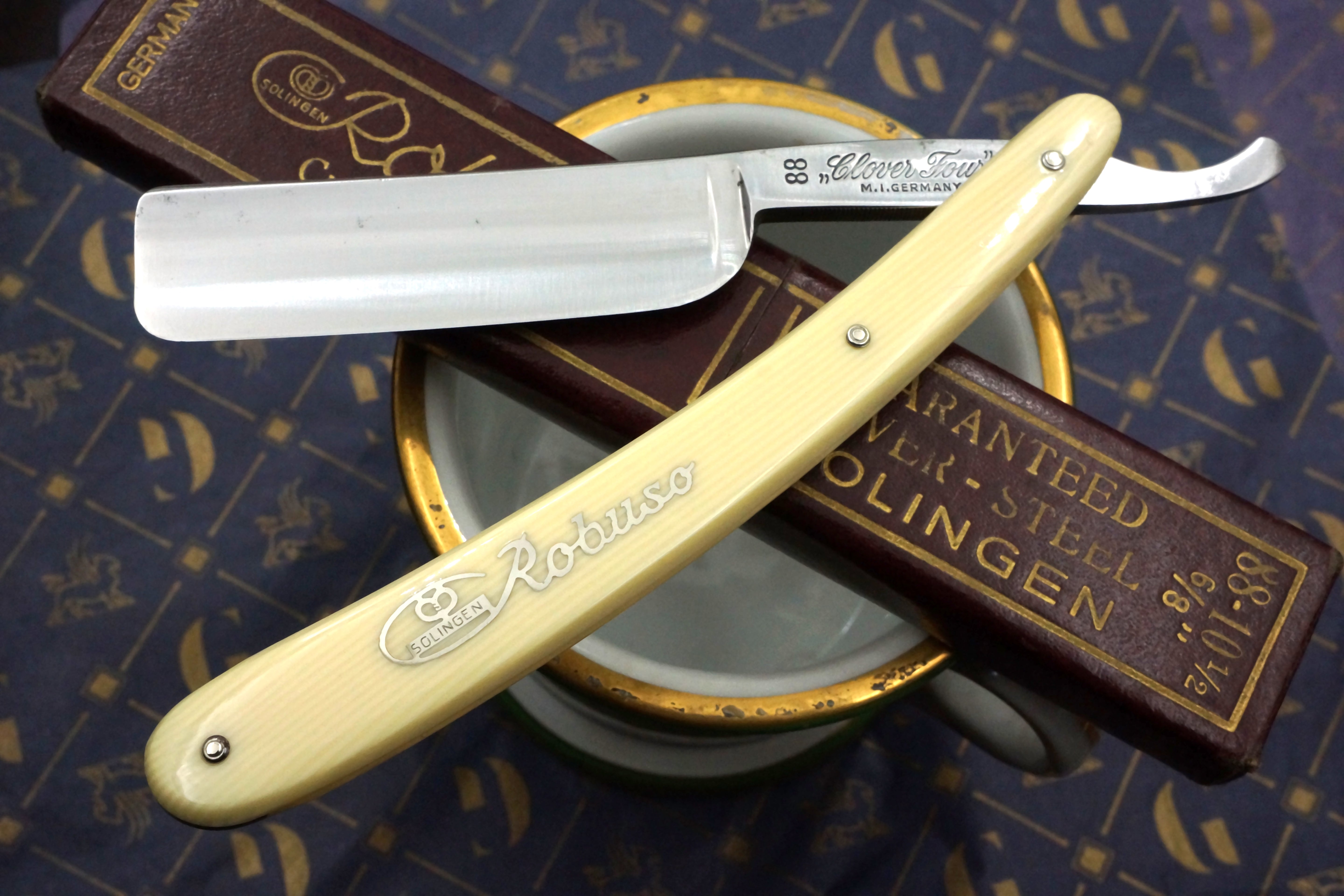 Robuso 88 "Clover Four" - 13/16 Vintage NOS Solingen Straight Razor - Shave Ready