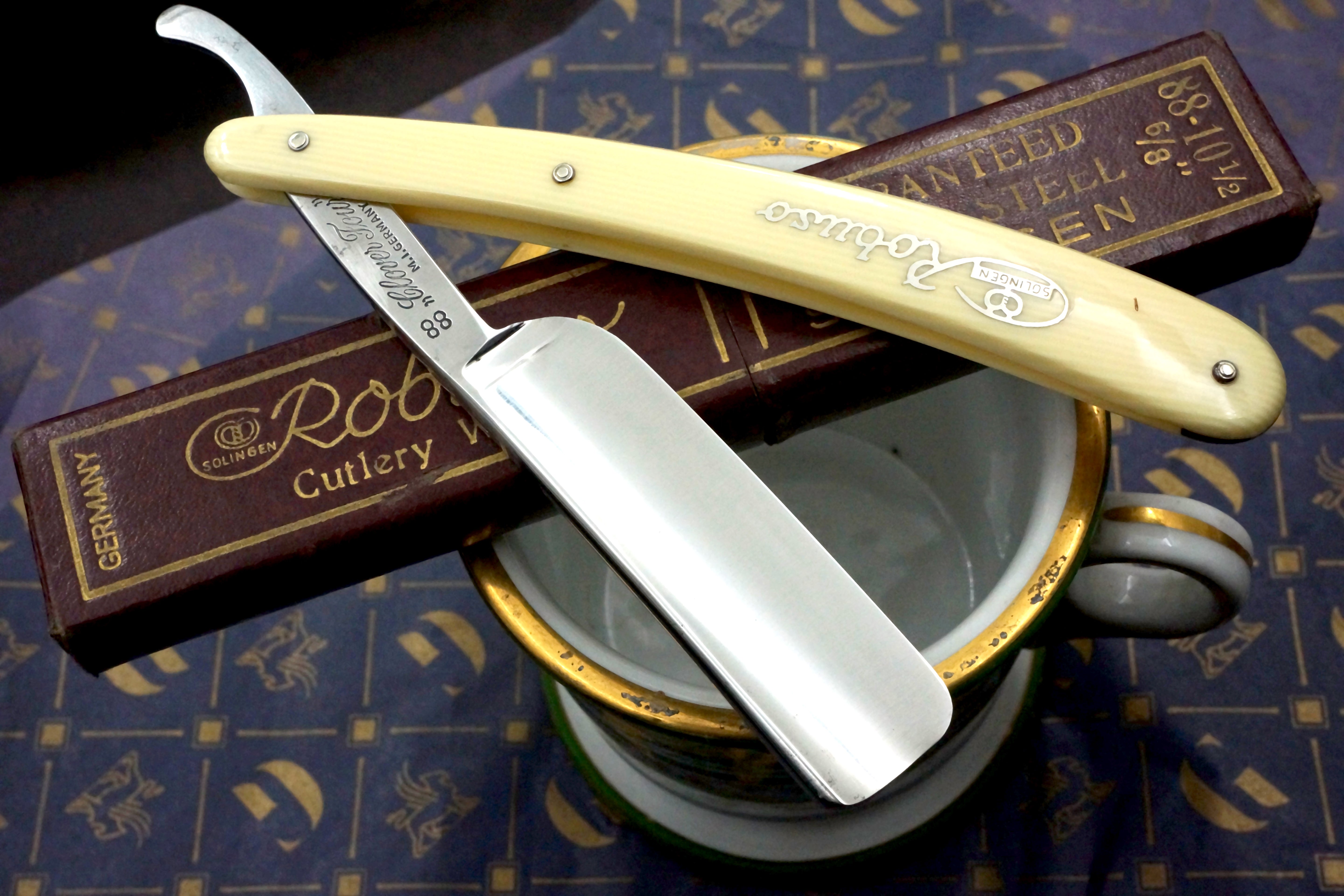 Robuso 88 "Clover Four" - 13/16 Vintage NOS Solingen Straight Razor - Shave Ready