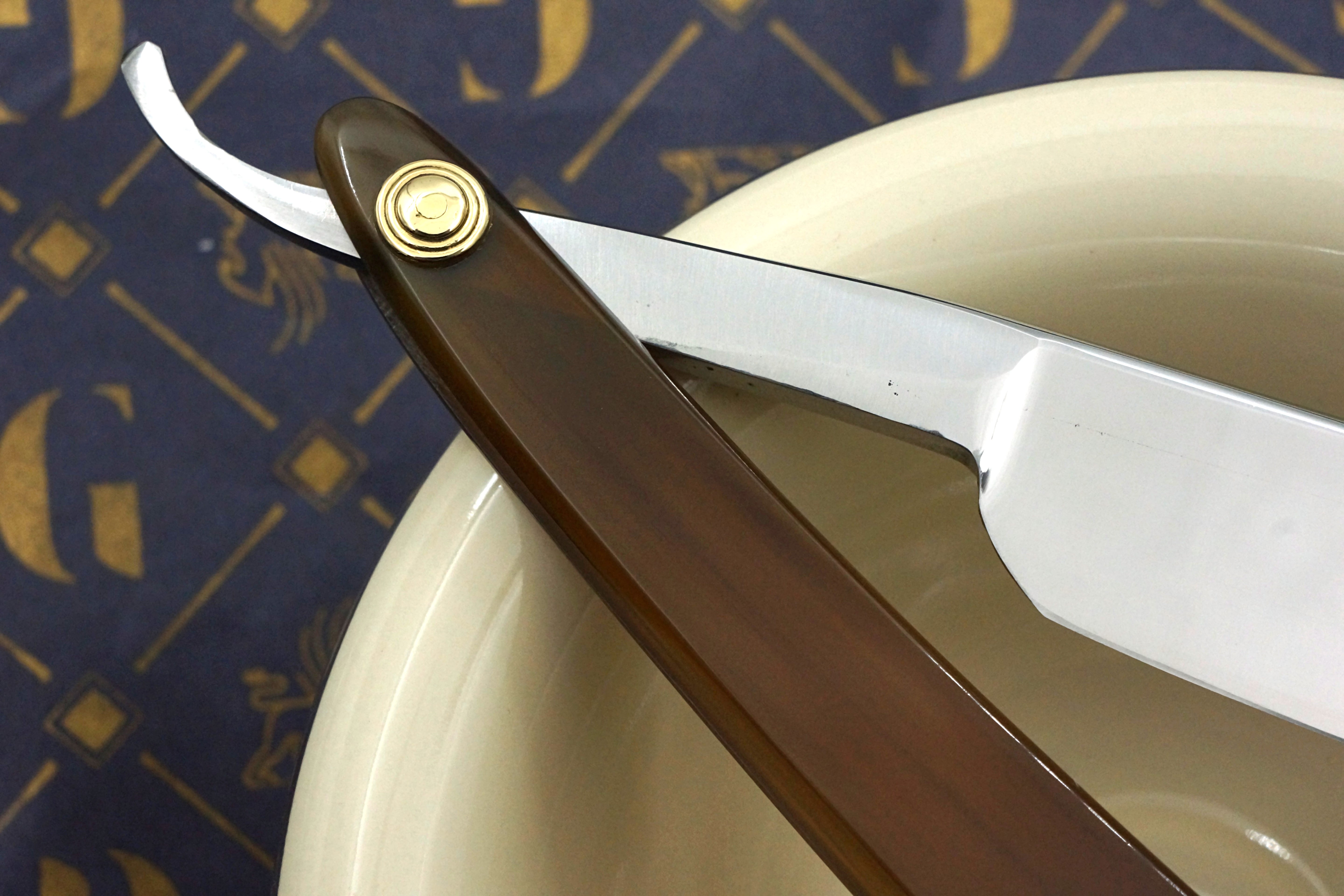 R. Sutcliffe « Sheffield Razor » - Lame 15/16" avec écailles en corne personnalisées - Superbe rasoir droit Sheffield entièrement restauré - Prêt à raser