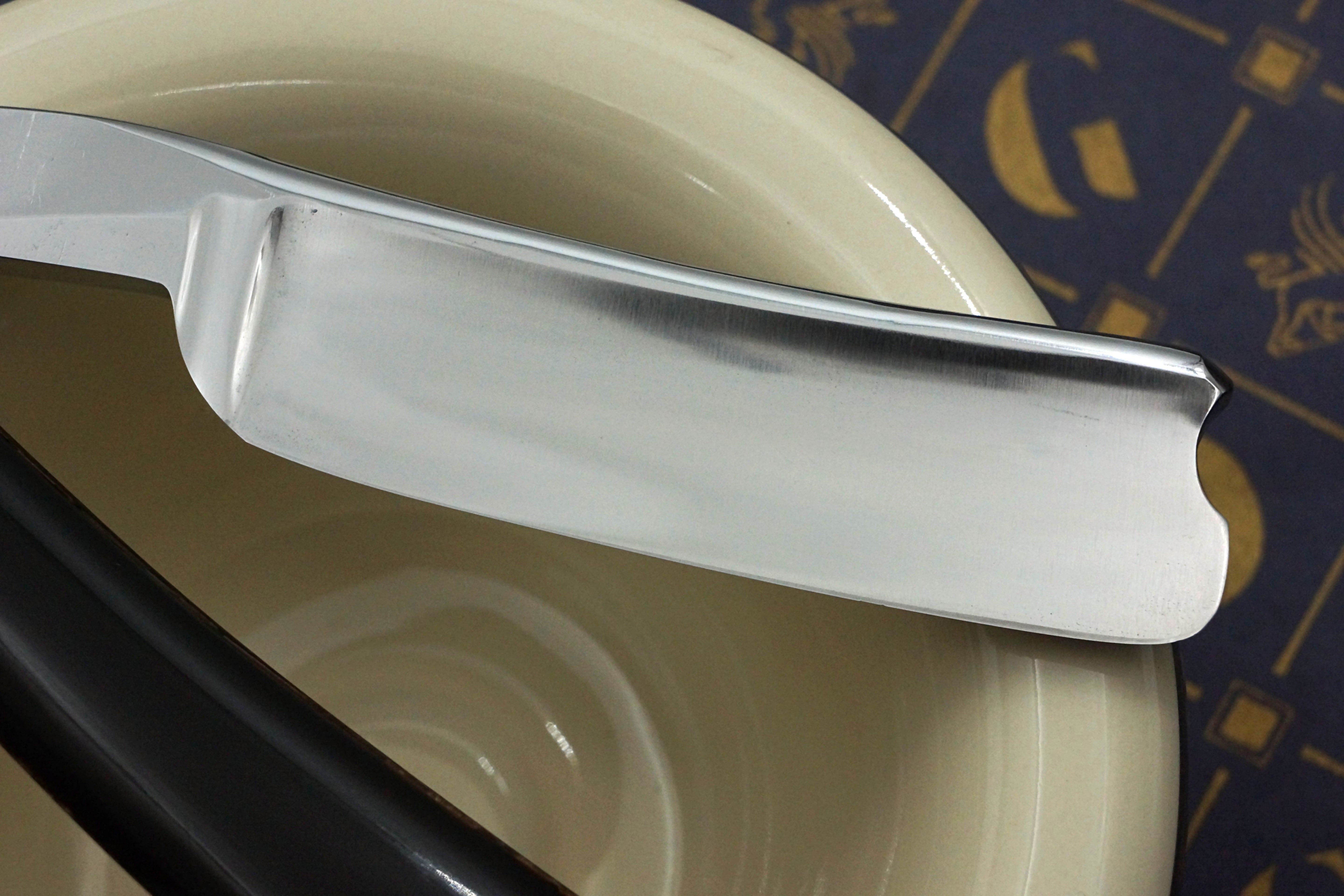 Wade & Butcher Celebrated Hollow Ground 7/8" wide - Fully Restored with Original Scales Sheffield Straight Razor - Shave Ready