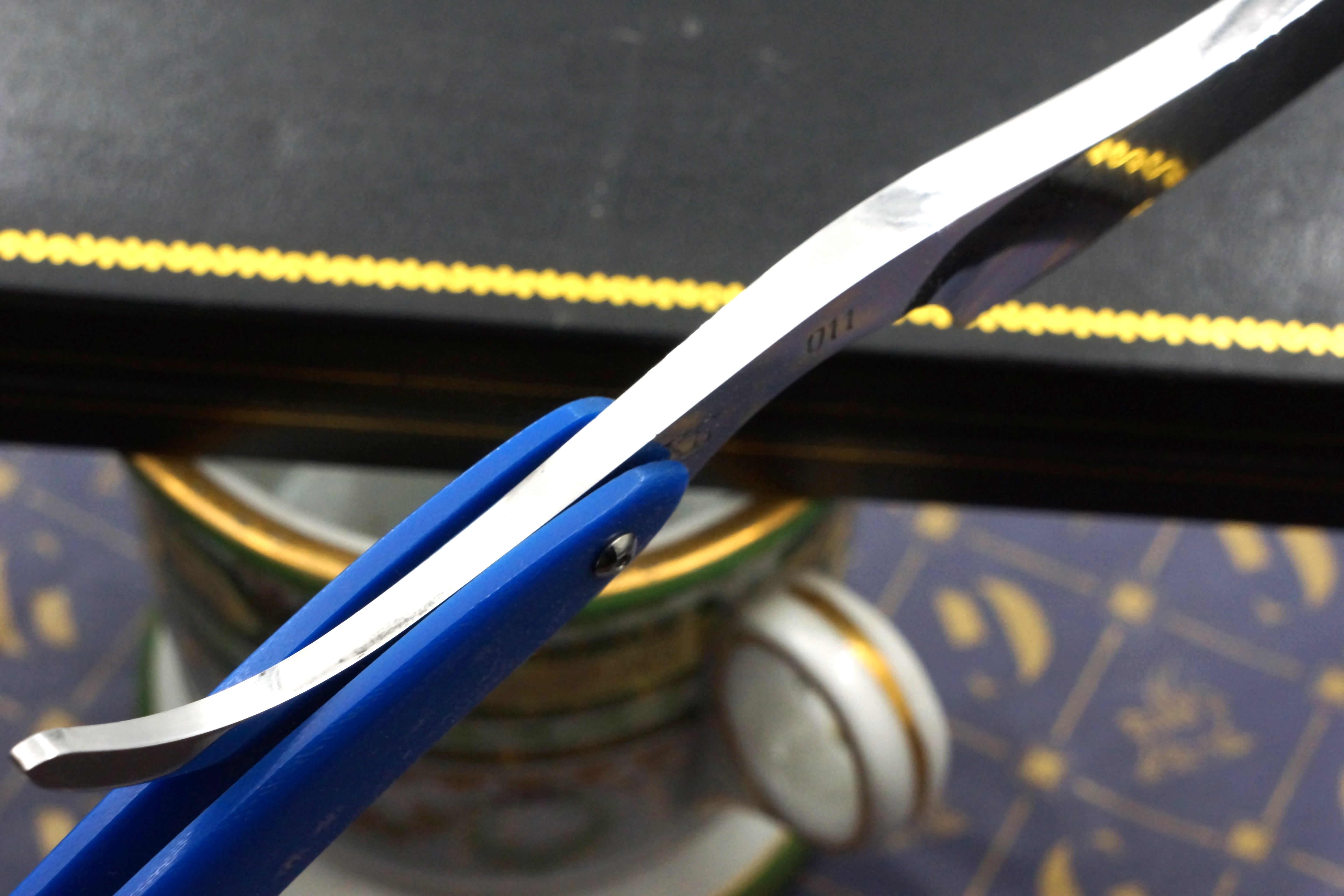 Robert Williams Straight Razor Place Special Edition - 6/8 Custom Straight Razor - Shave Ready