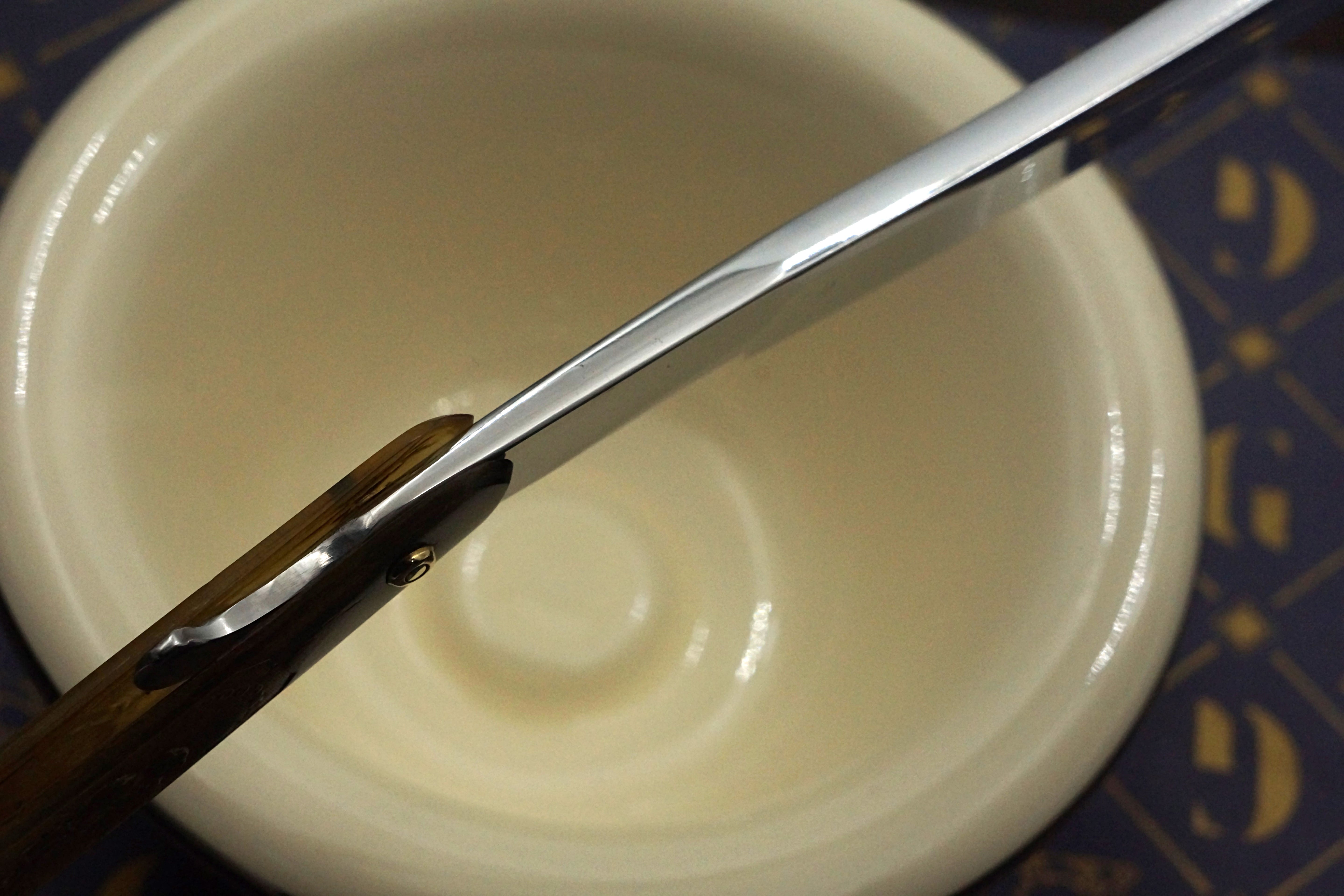 LEVICK Early 1800s -13/16 Blade with Rare Detailed Pressed Horn Scales - Vintage Sheffield Straight Razor - Shave Ready