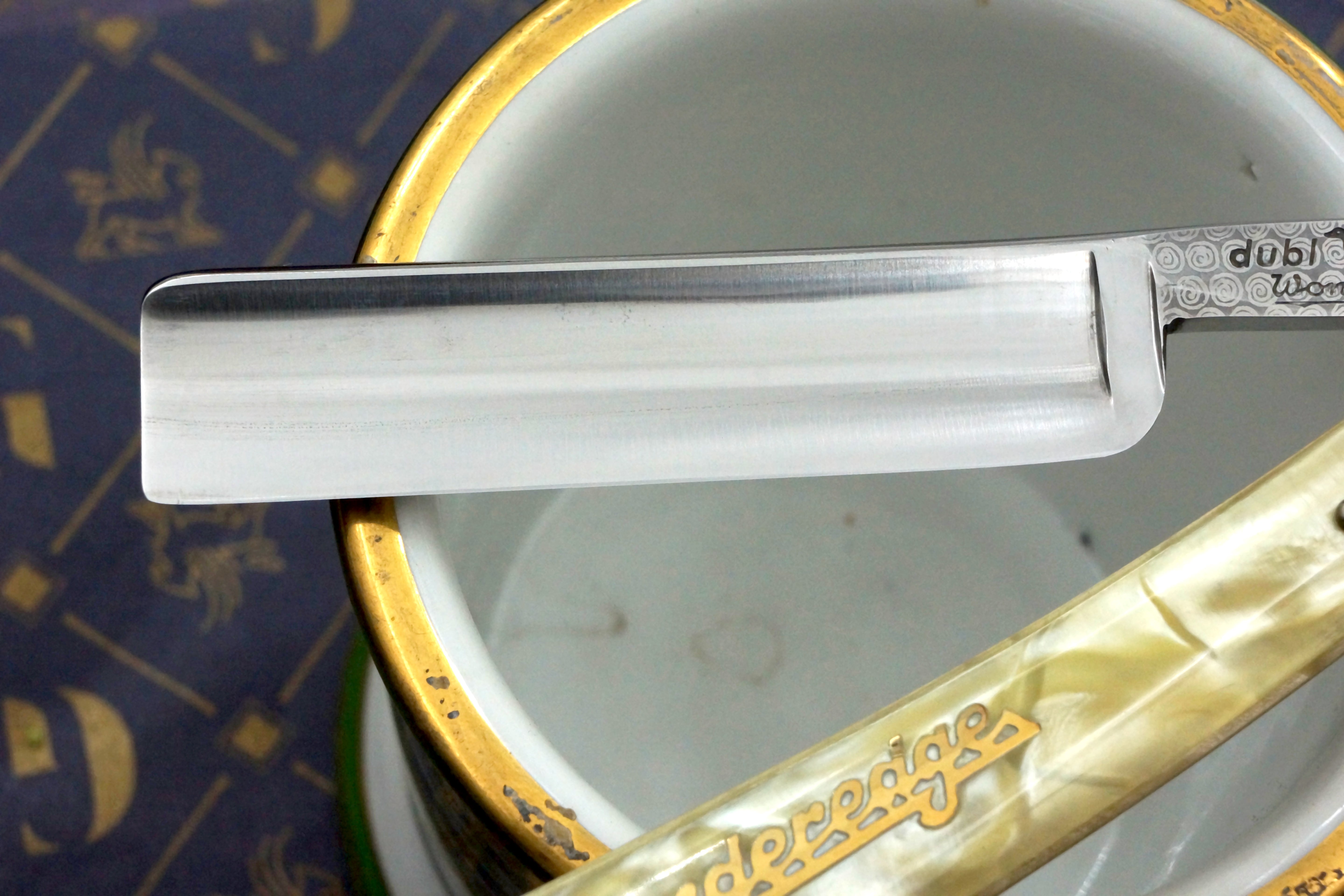 Dubl Duck Wonderedge 11/16 Blade Cracked Ice Scales - Near Mint Vintage Solingen Straight Razor - Shave Ready