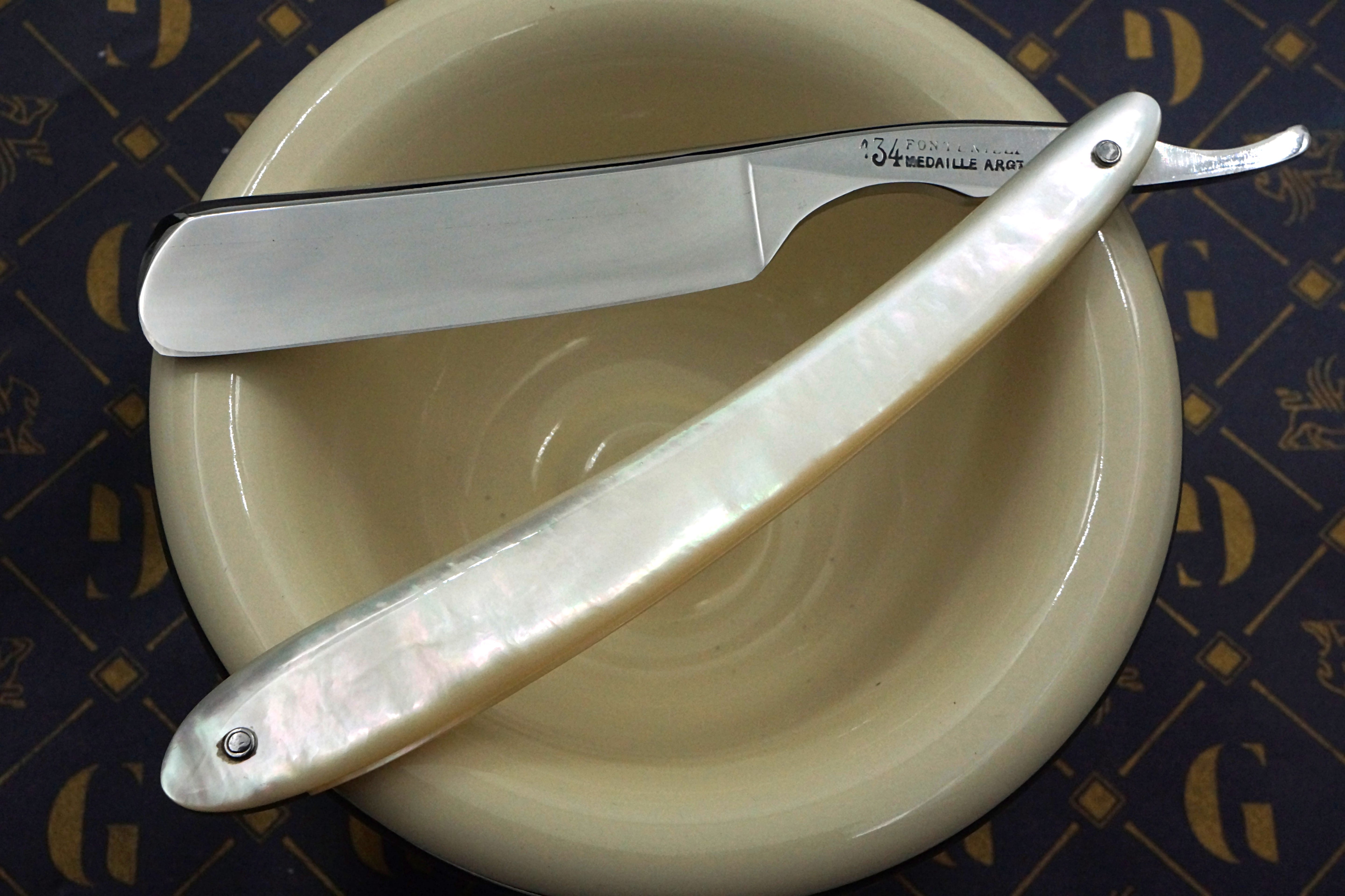 Fontenille Rare Mother of Pearl Scaled -6/8 Near Wedge Blade French Straight Razor - Shave Ready