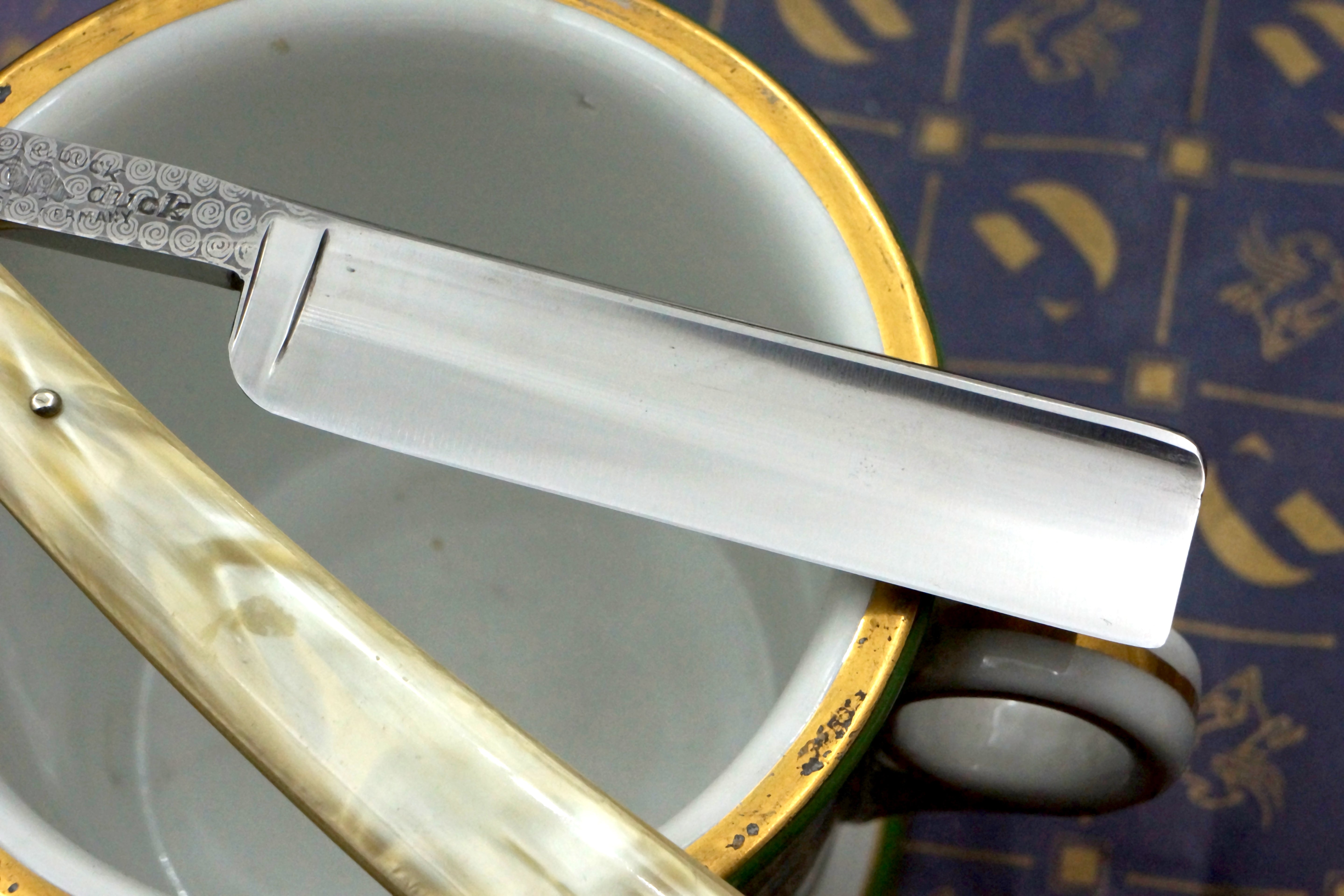 Dubl Duck Wonderedge 11/16 Blade Cracked Ice Scales - Near Mint Vintage Solingen Straight Razor - Shave Ready