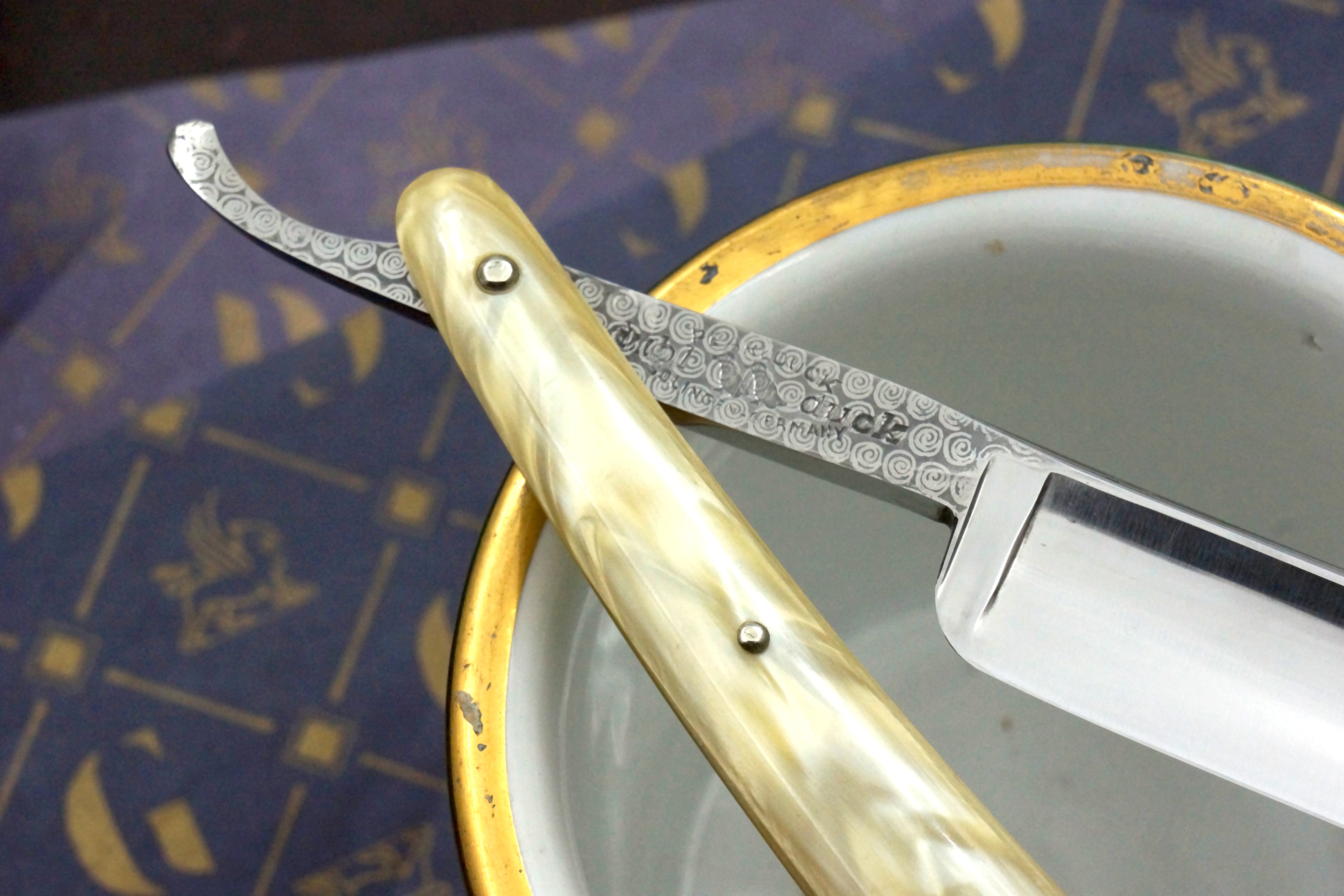 Dubl Duck Wonderedge 11/16 Blade Cracked Ice Scales - Near Mint Vintage Solingen Straight Razor - Shave Ready