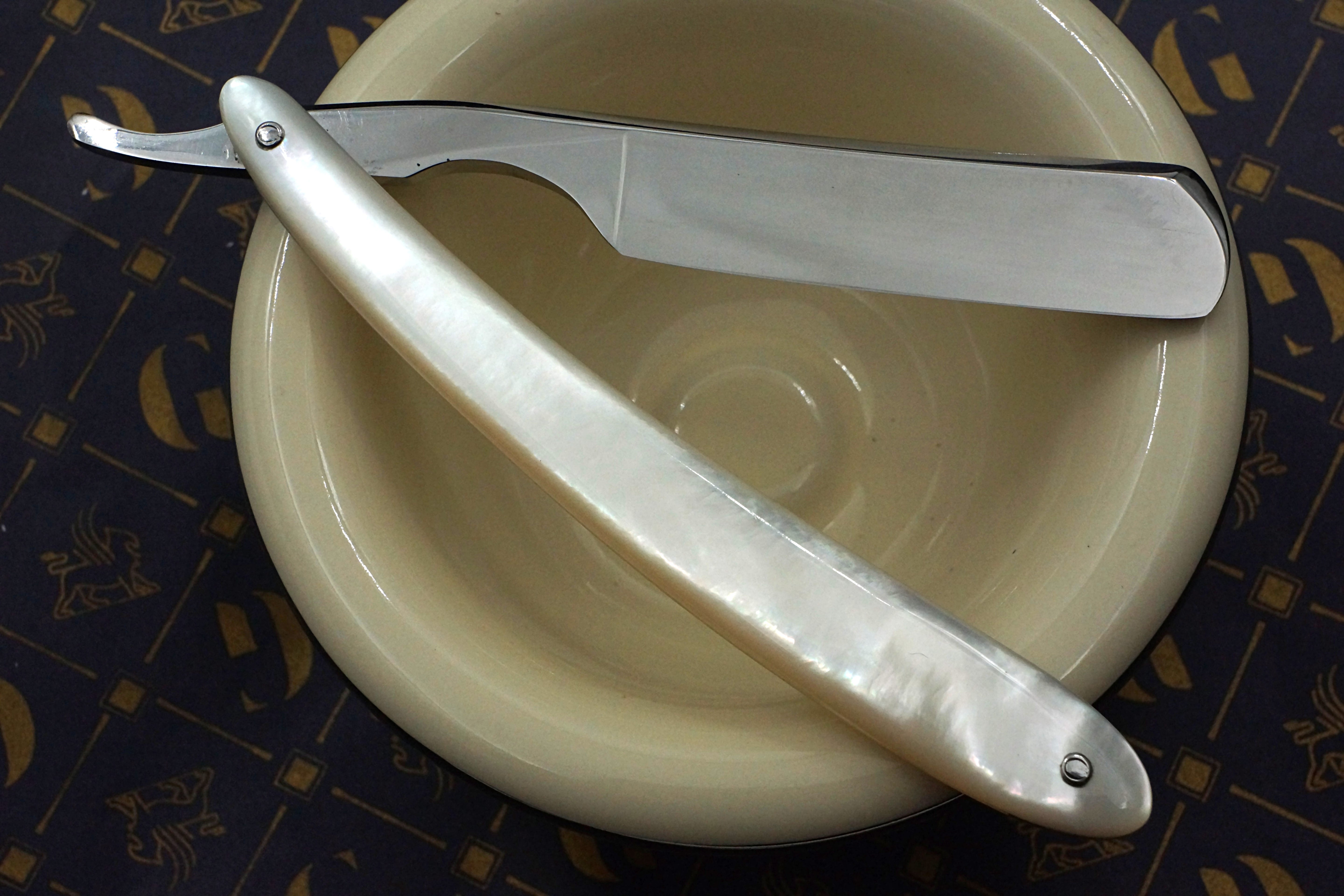 Fontenille Rare Mother of Pearl Scaled -6/8 Near Wedge Blade French Straight Razor - Shave Ready