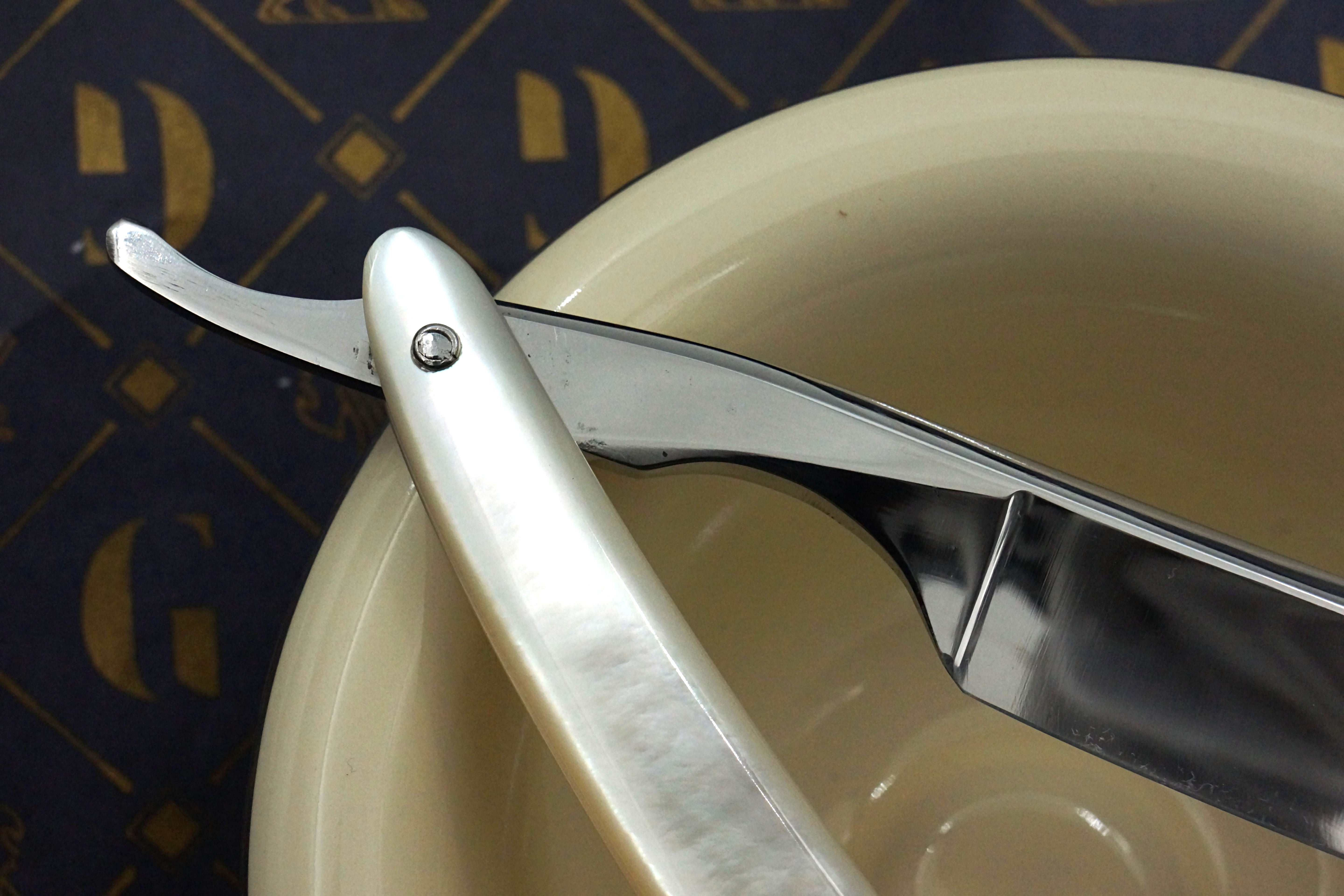 Fontenille Rare Mother of Pearl Scaled -6/8 Near Wedge Blade French Straight Razor - Shave Ready