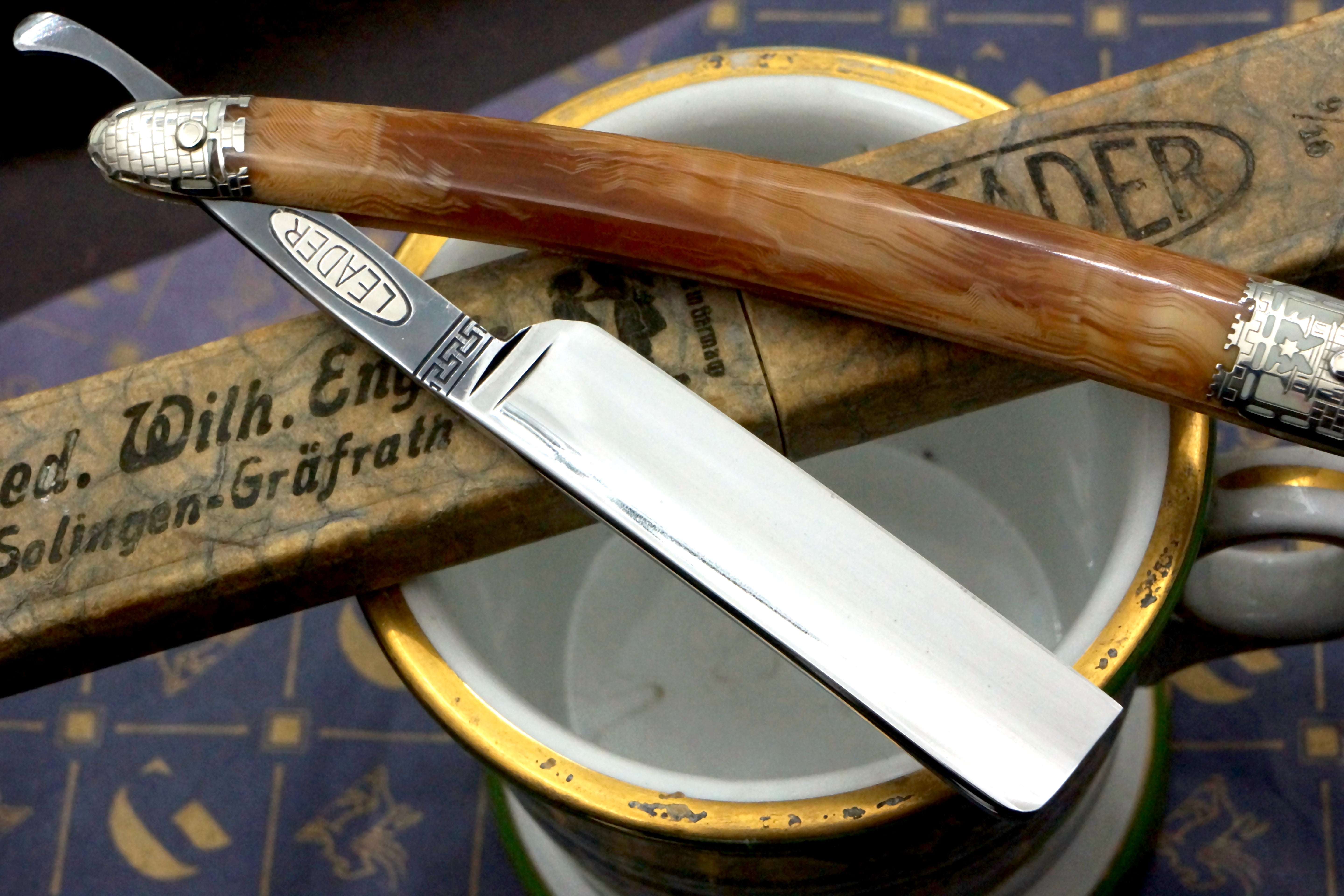 F.W. Engels "Leader" 9/16 - Excellent+ Vintage Solingen Straight Razor - Shave Ready