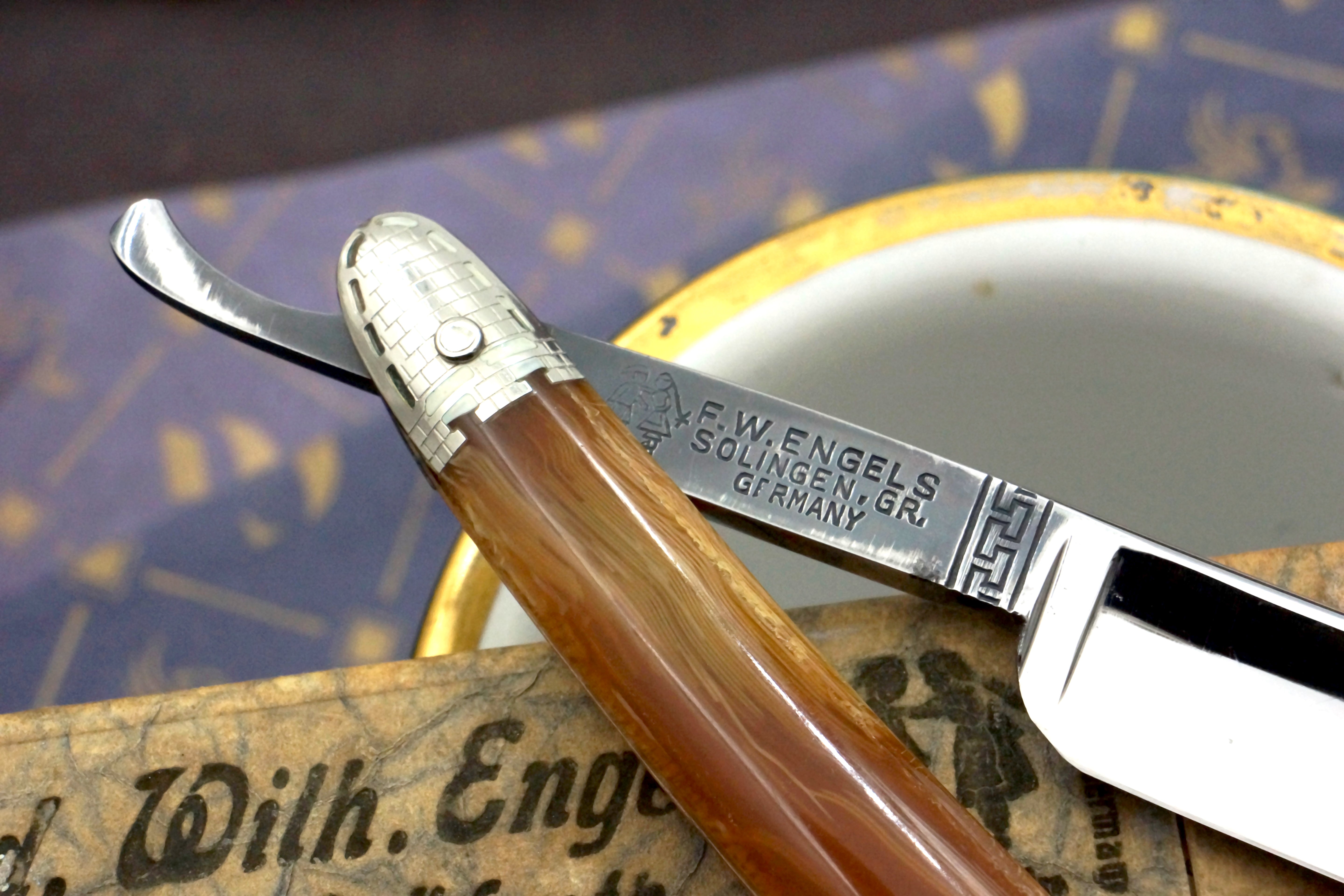 F.W. Engels "Leader" 9/16 - Excellent+ Vintage Solingen Straight Razor - Shave Ready
