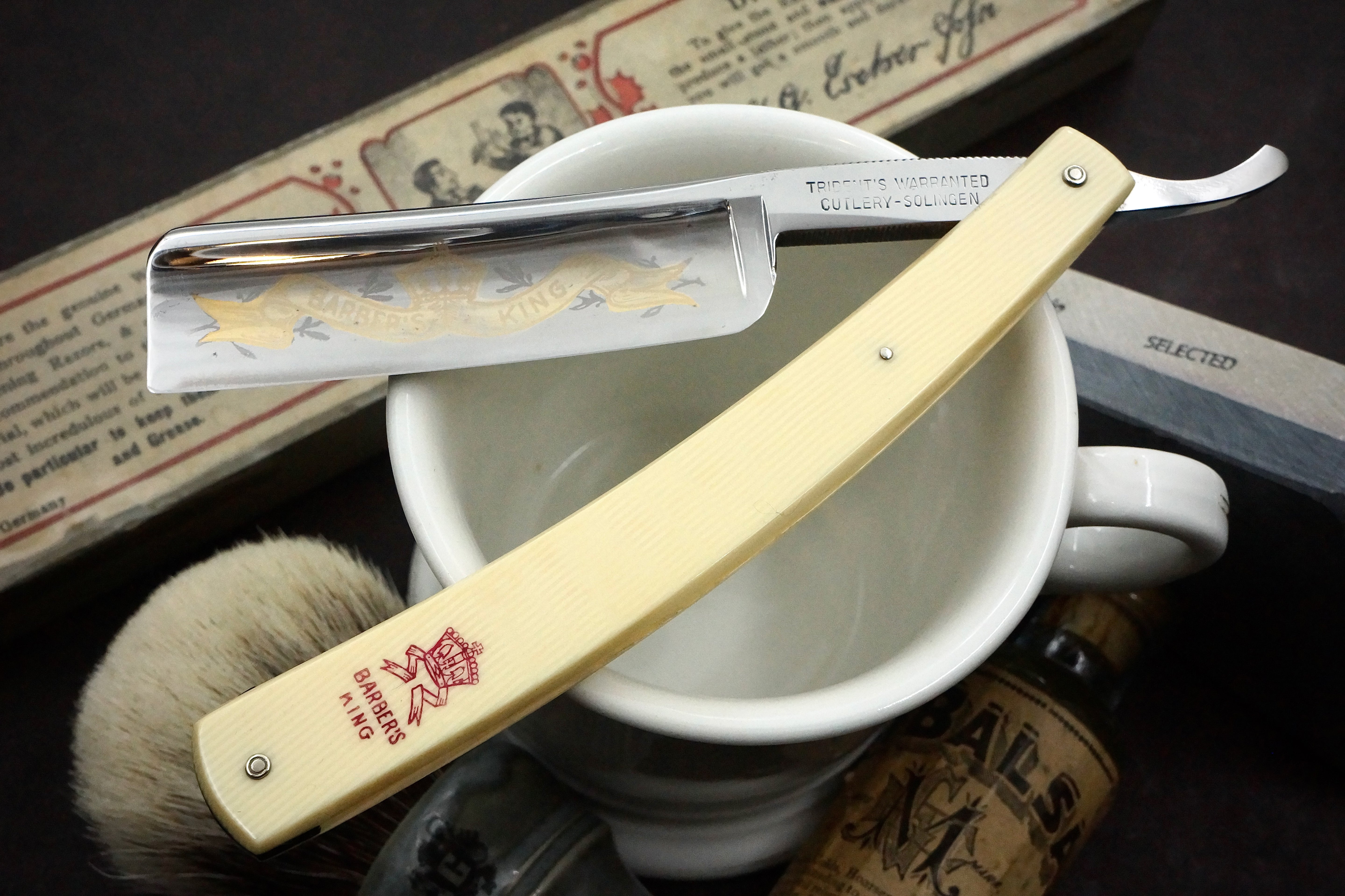Ed Wusthoff Barber's King - Nearly New 7/8 Full Hollow Blade - Vintage Solingen Straight Razor - Shave Ready