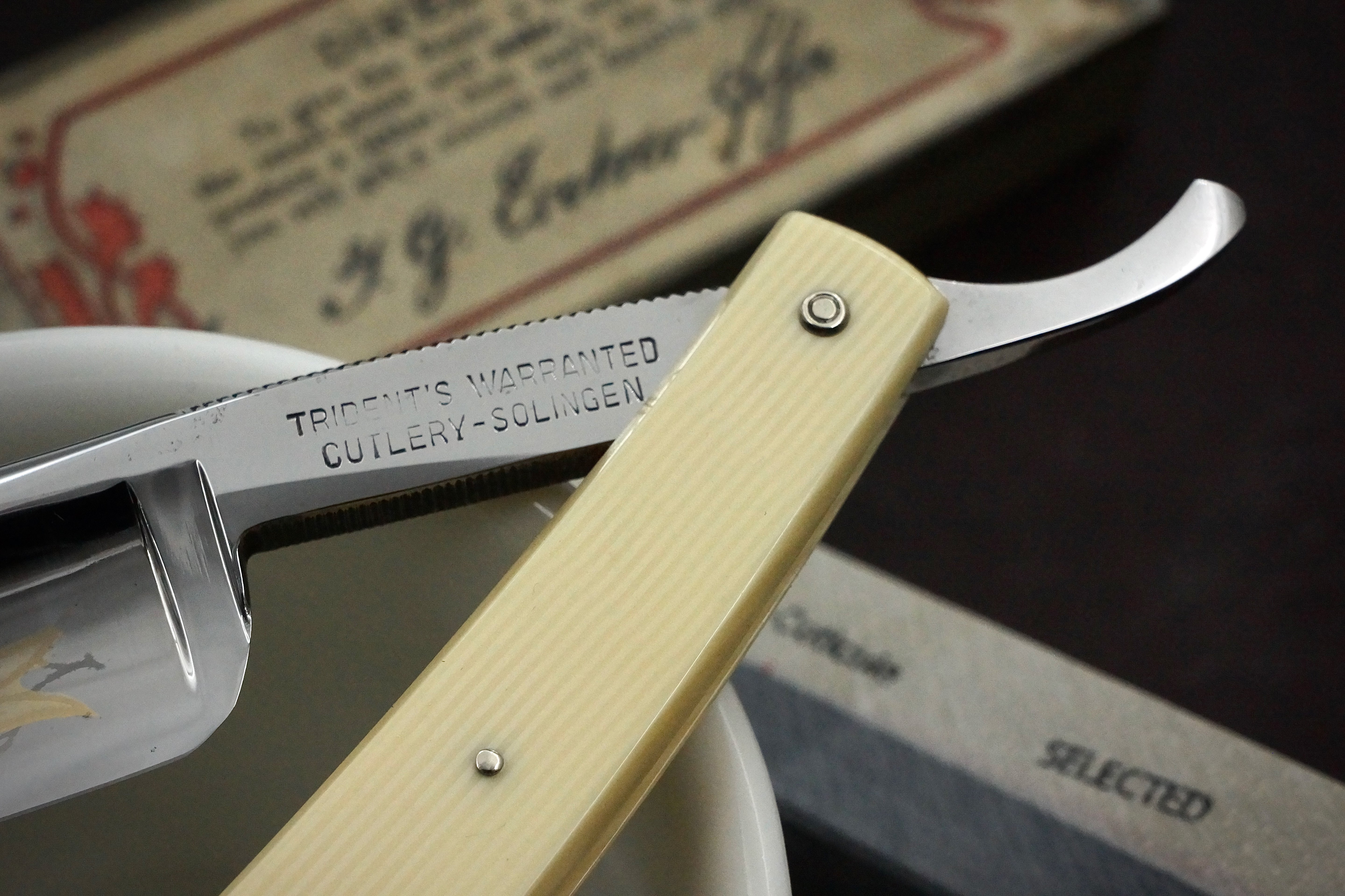 Ed Wusthoff Barber's King - Nearly New 7/8 Full Hollow Blade - Vintage Solingen Straight Razor - Shave Ready