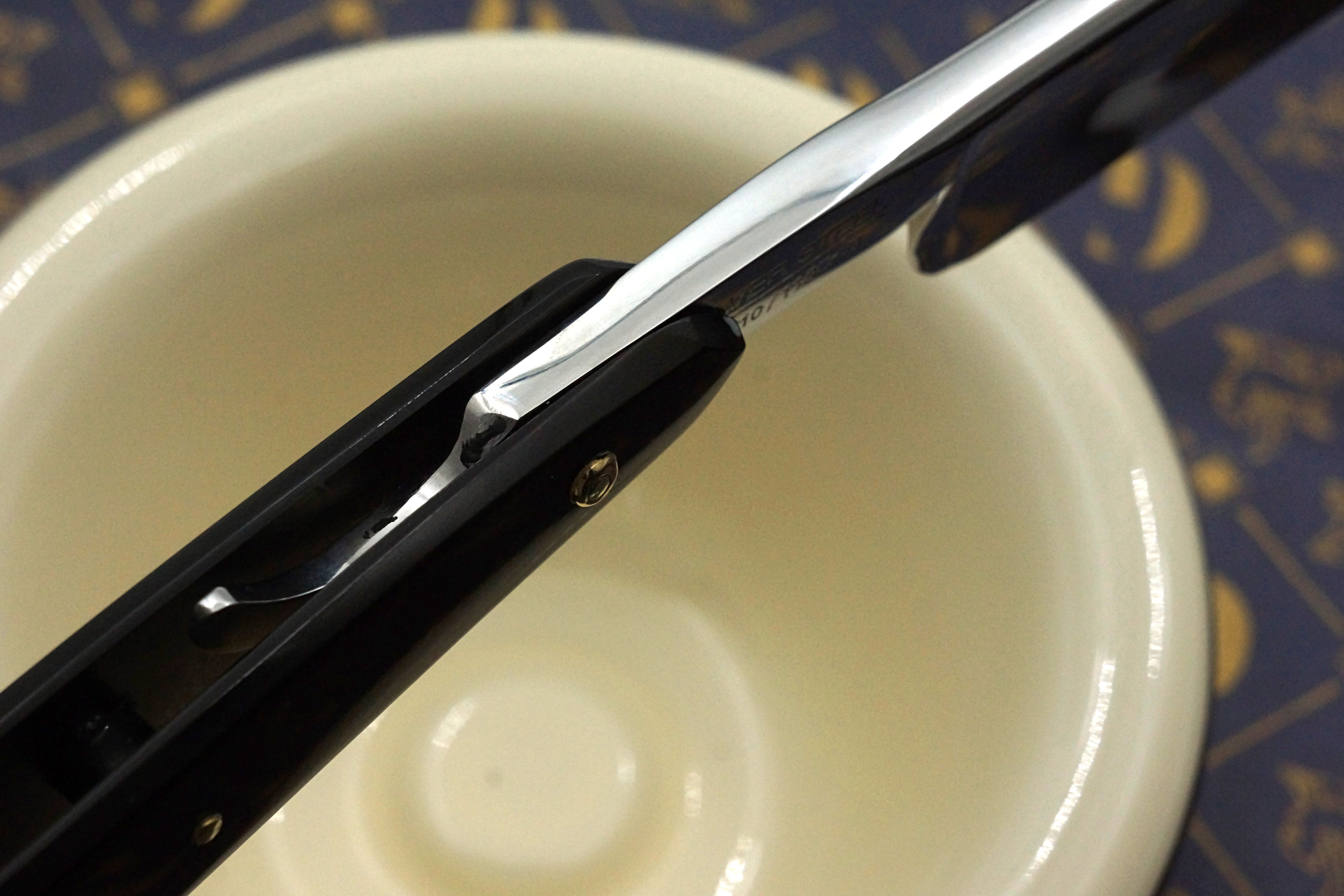 Griffith 8/8 Silver Steel Extra Hollow Blade - Horn Scales Artisan Straight Razor - Shave Ready