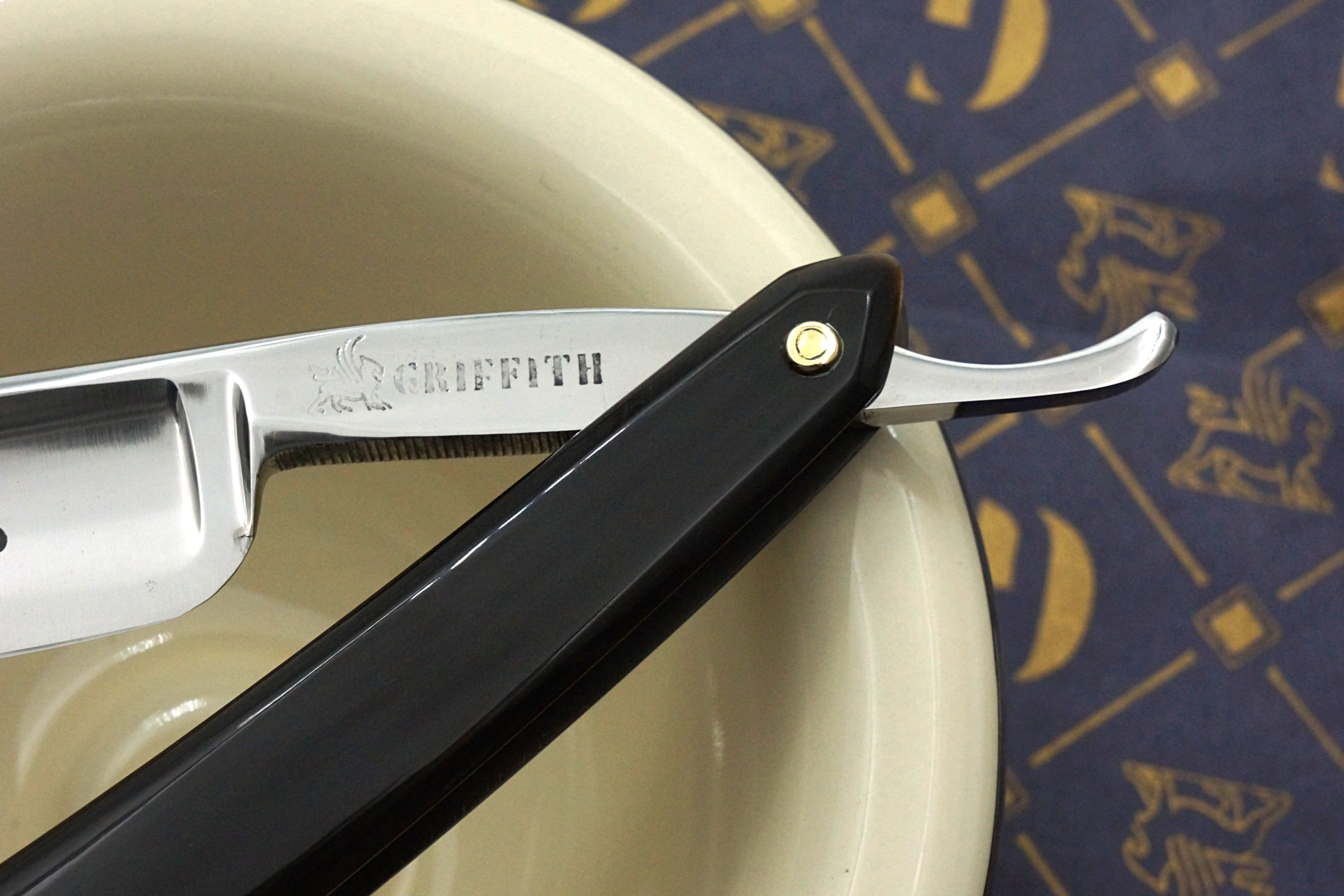 Griffith Krosskeys Sheffield Steel 13/16 Full Hollow Etched Blade - Horn Scales Artisan Straight Razor