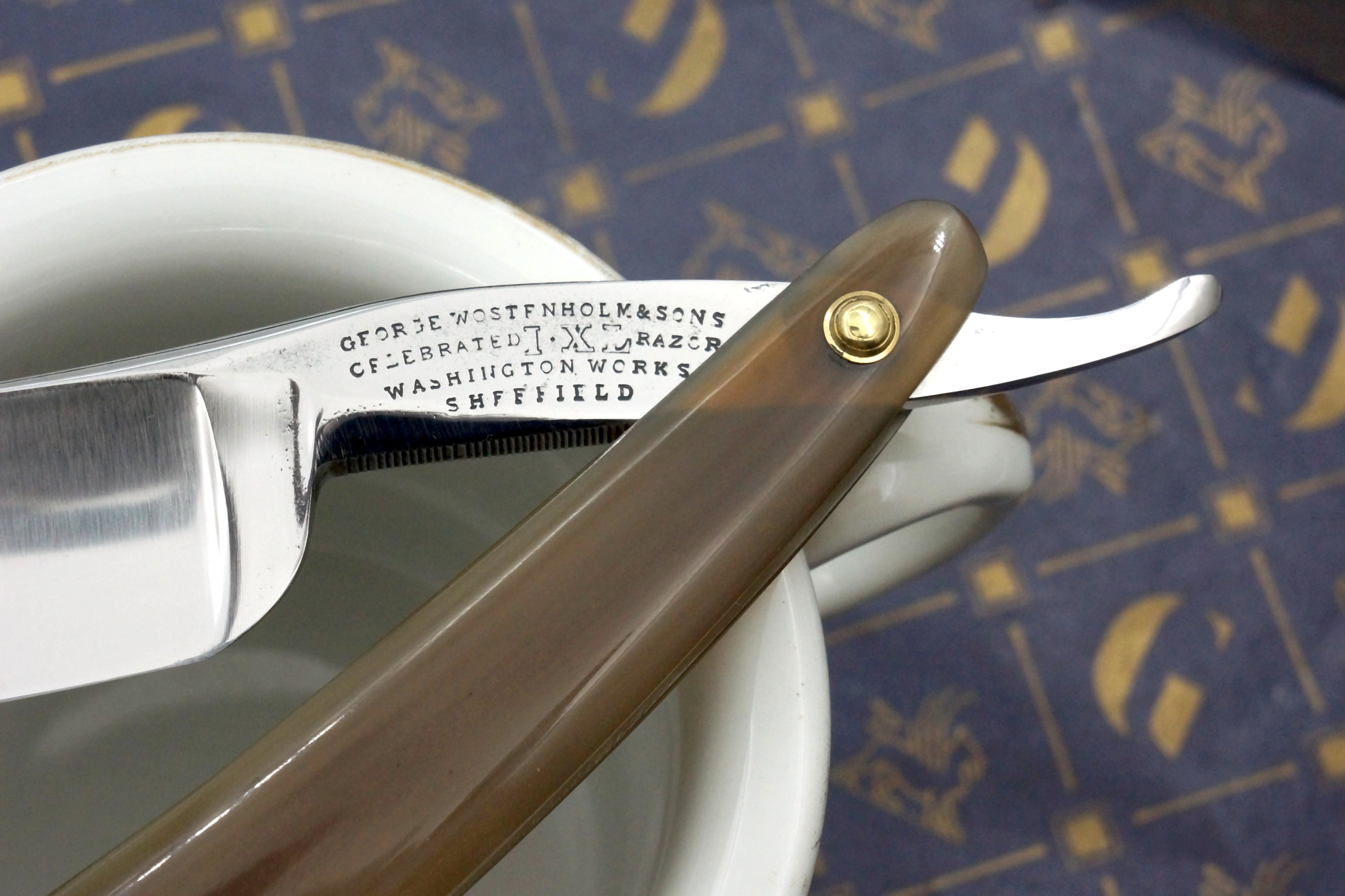 George Wostenholm & Sons 15/16 Blade with New Horn Scales - Fully Restored Sheffield Straight Razor - Shave Ready