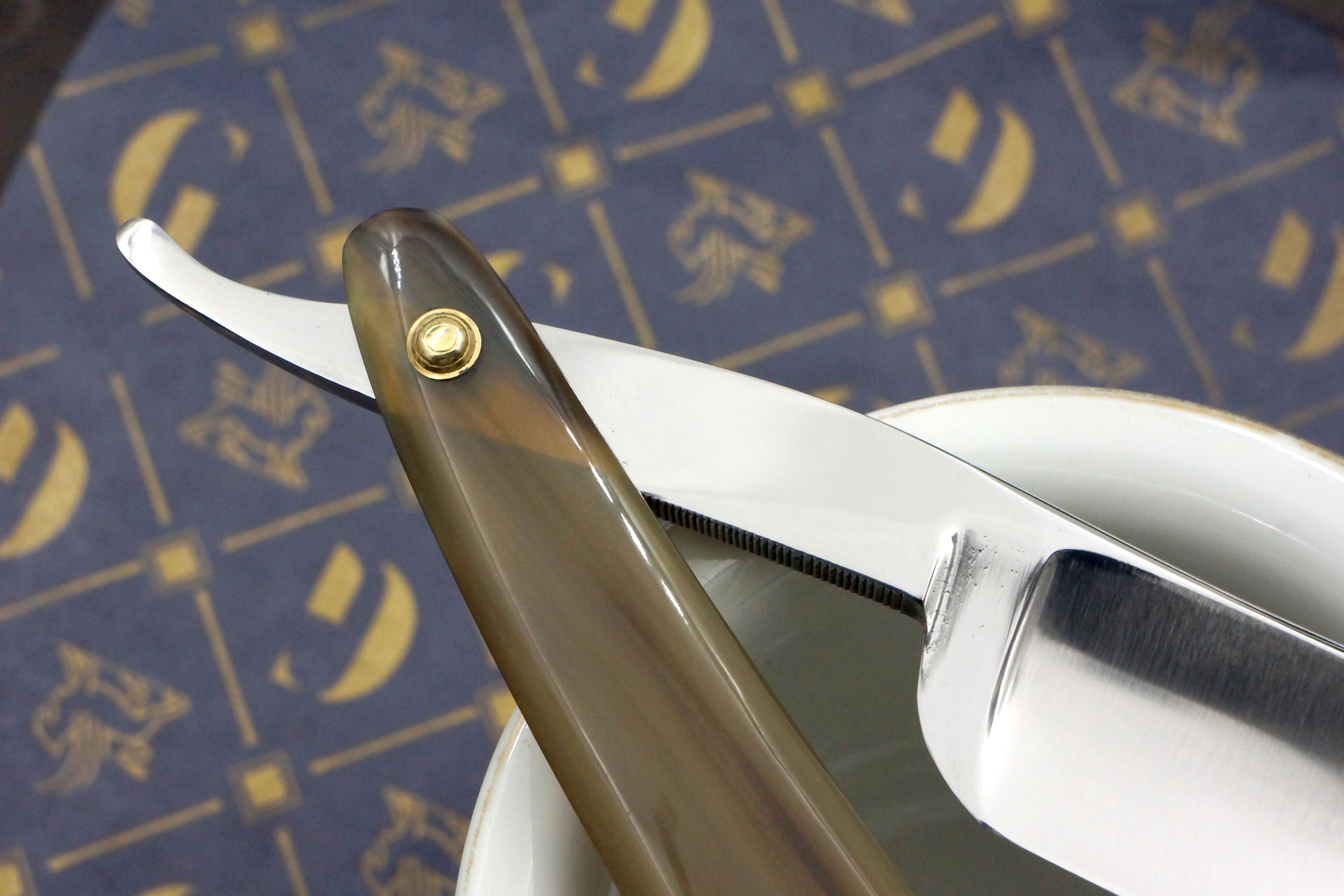 George Wostenholm & Sons 15/16 Blade with New Horn Scales - Fully Restored Sheffield Straight Razor - Shave Ready