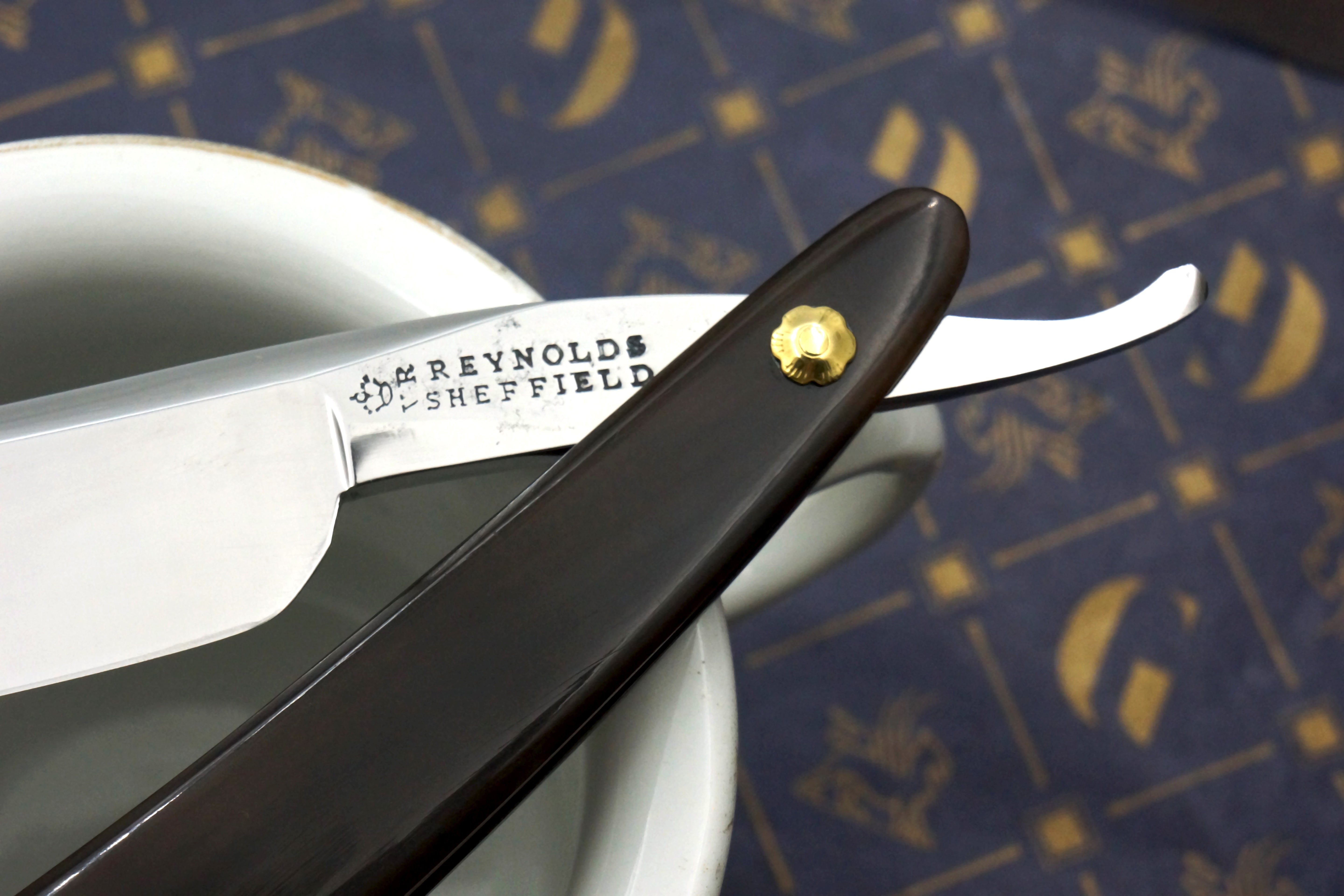 Reynolds VR 13/16 Near Wedge Blade with New Horn Scales - Fully Restored Sheffield Straight Razor - Shave Ready