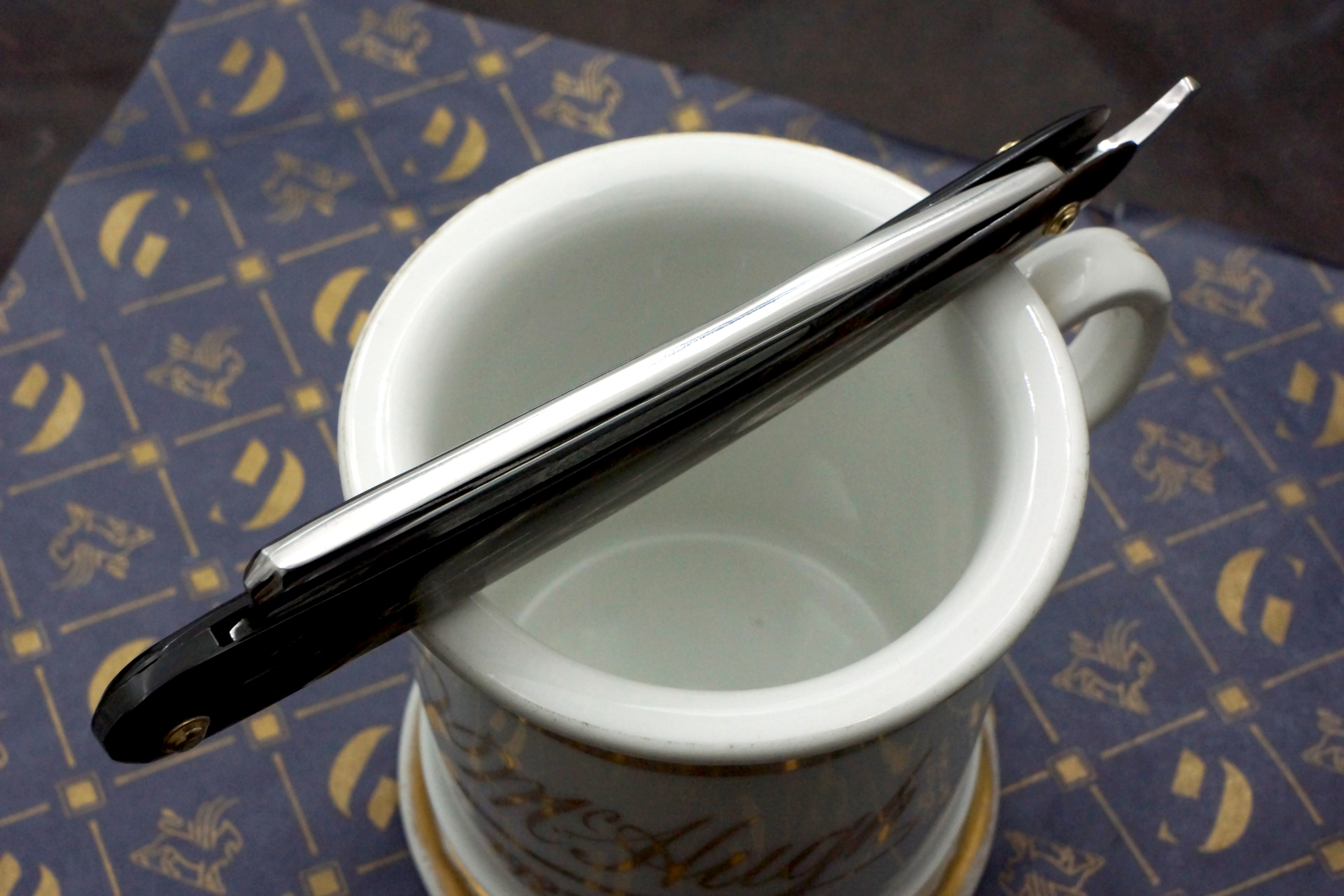 Wade & Butcher "American Razor" 13/16 Blade with New Horn Scales Sheffield Straight Razor - Shave Ready