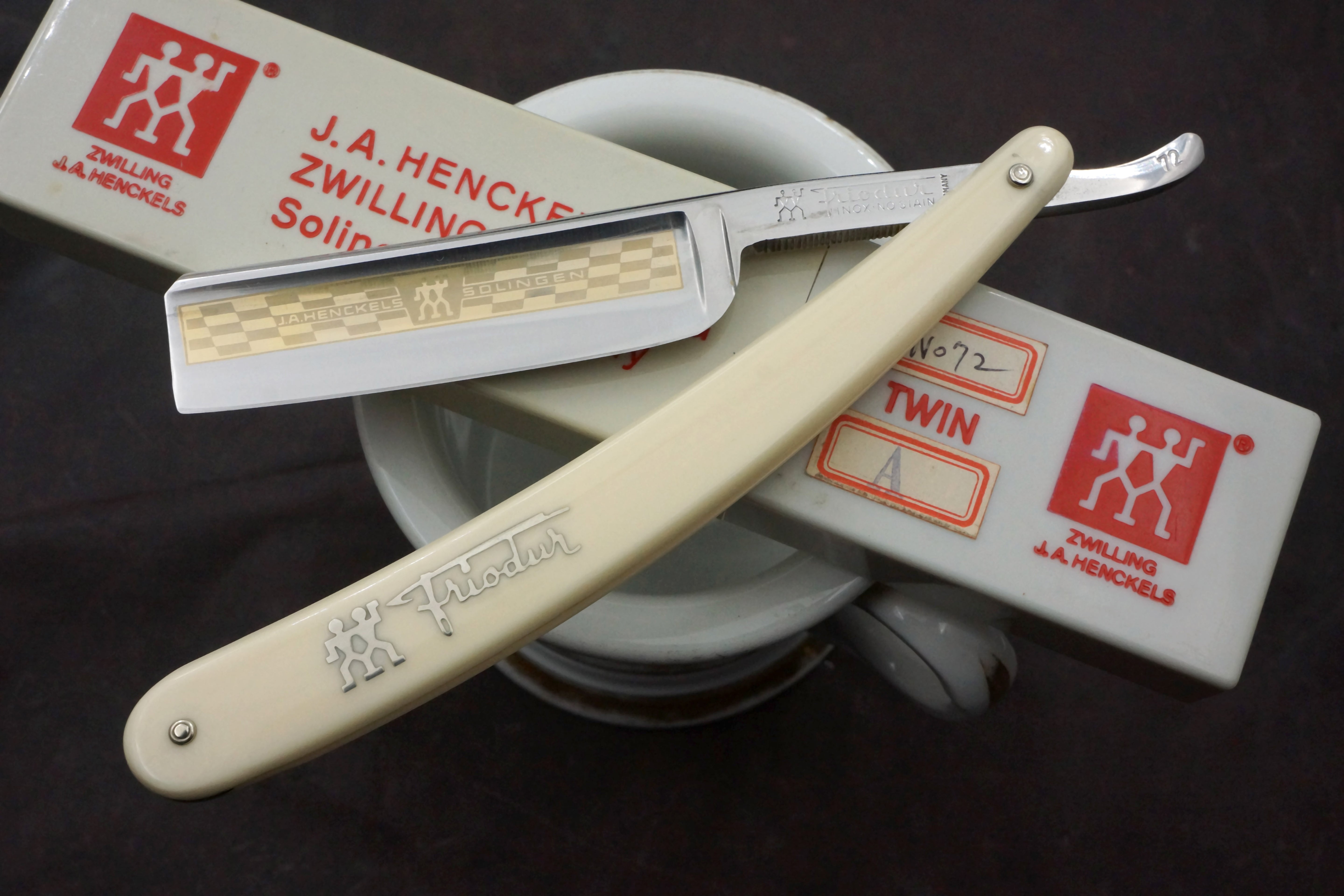 Henckels Friodur 6/8 No. 72 - Excellent Stainless Steel Etched Full Hollow - Solingen Straight Razor - Shave Ready