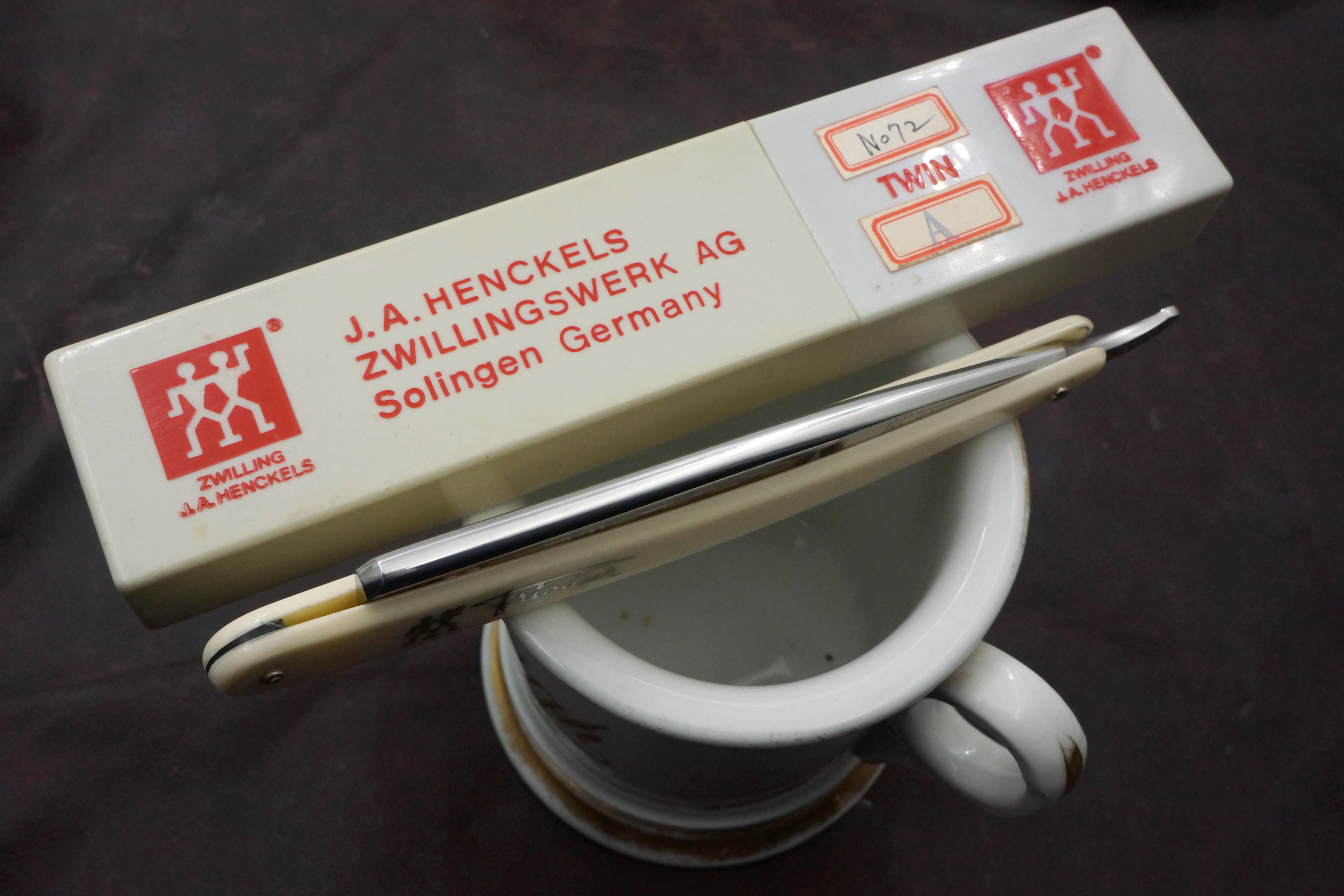 Henckels Friodur 6/8 No. 72 - Excellent Stainless Steel Etched Full Hollow - Solingen Straight Razor - Shave Ready