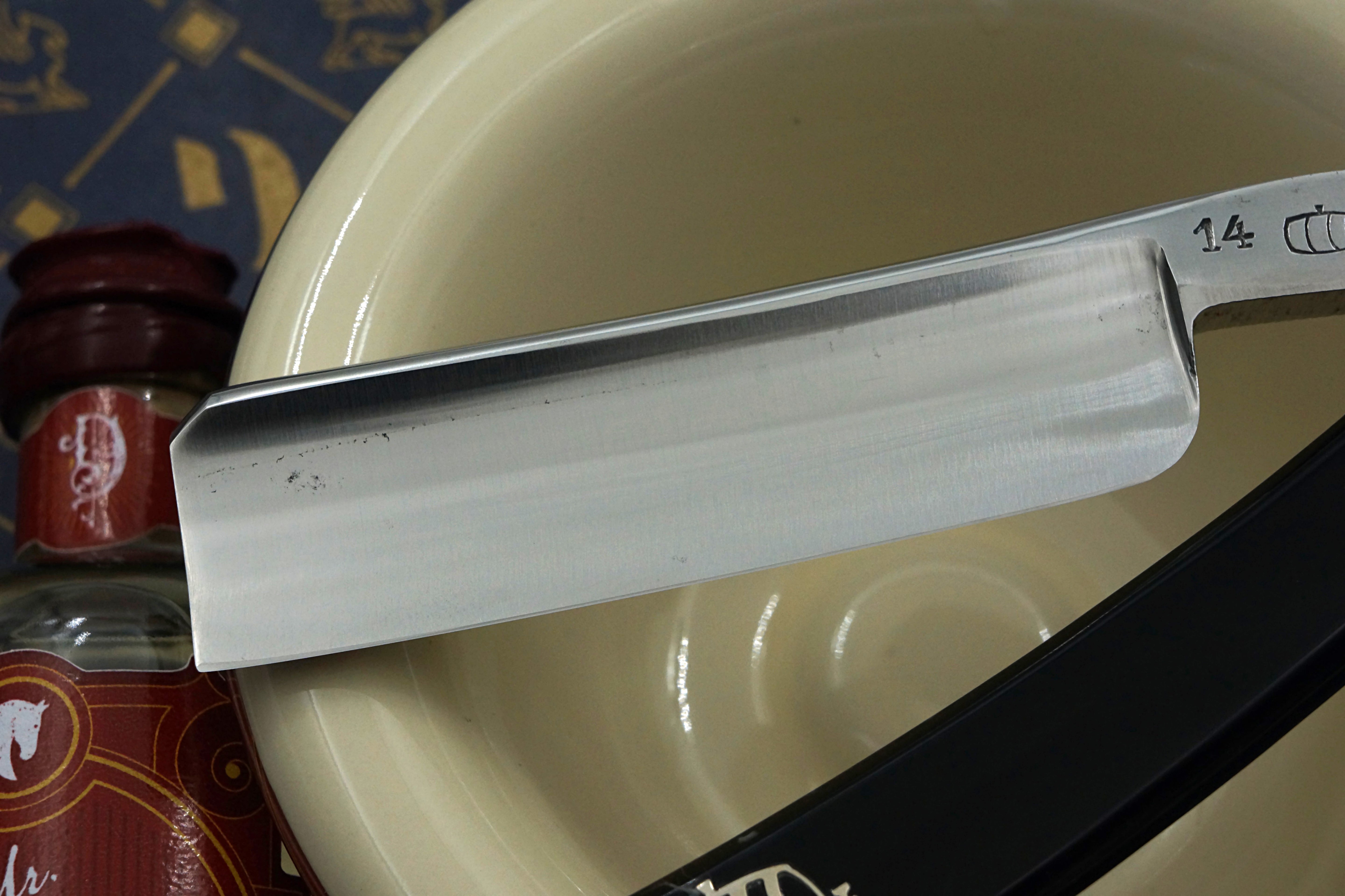 D. Peres No. 14 - RARE 15/16 Full Hollow Blade - Excellent++ Vintage Solingen Straight Razor - Shave Ready