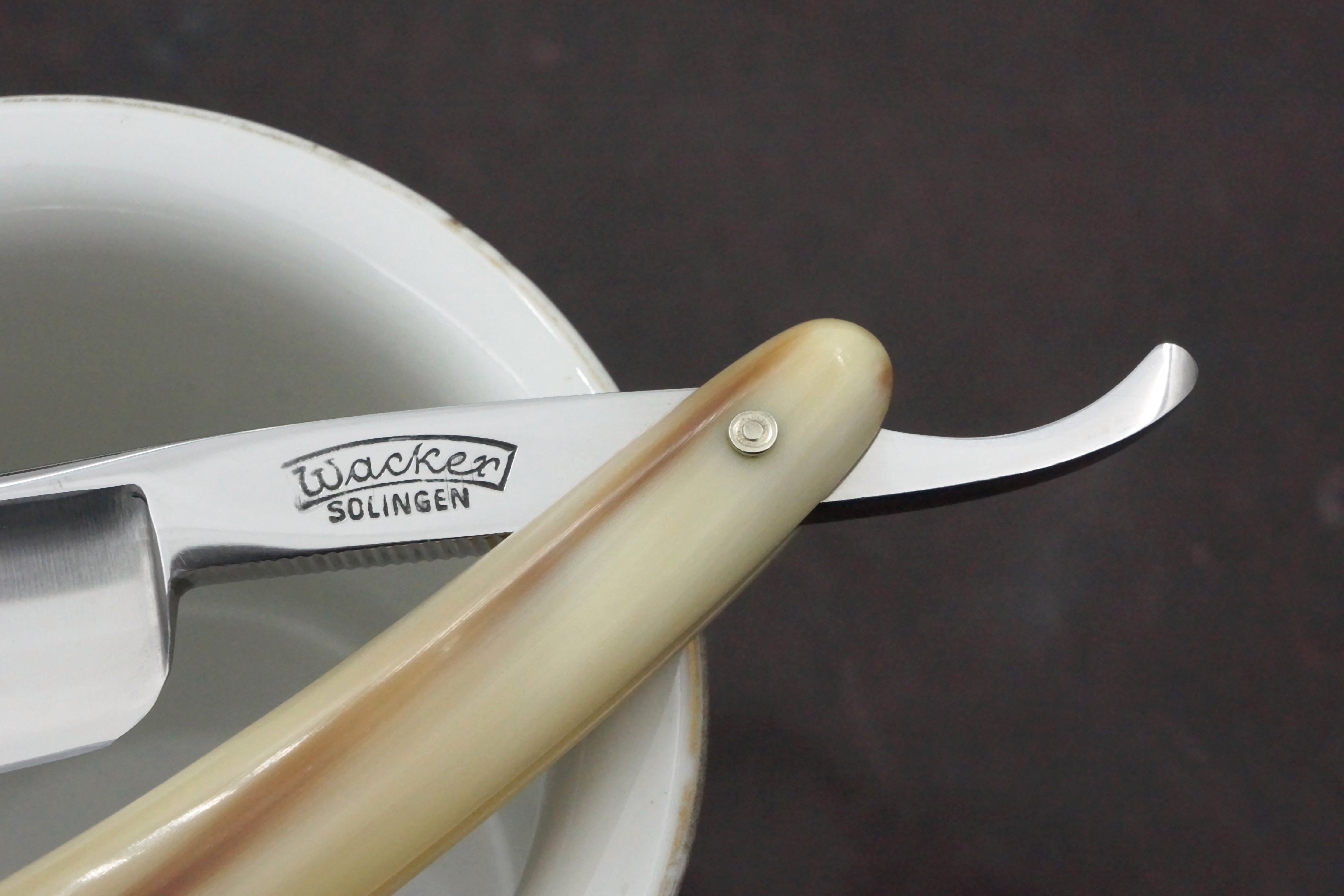 Wacker Stosser 6/8 Quarter Hollow - Horn Scales Preowned Solingen Straight Razor - Shave Ready