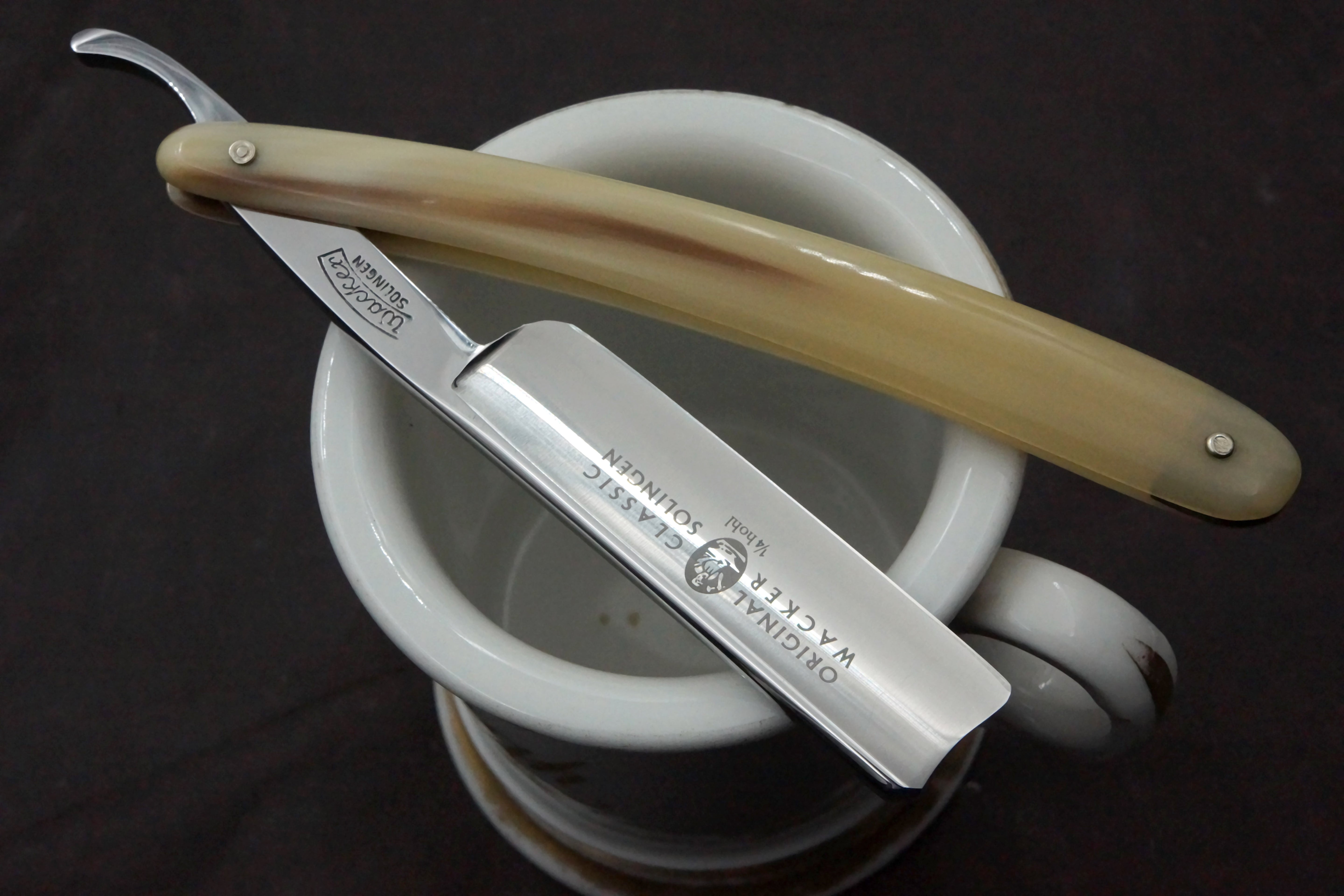 Wacker Stosser 6/8 Quarter Hollow - Horn Scales Preowned Solingen Straight Razor - Shave Ready