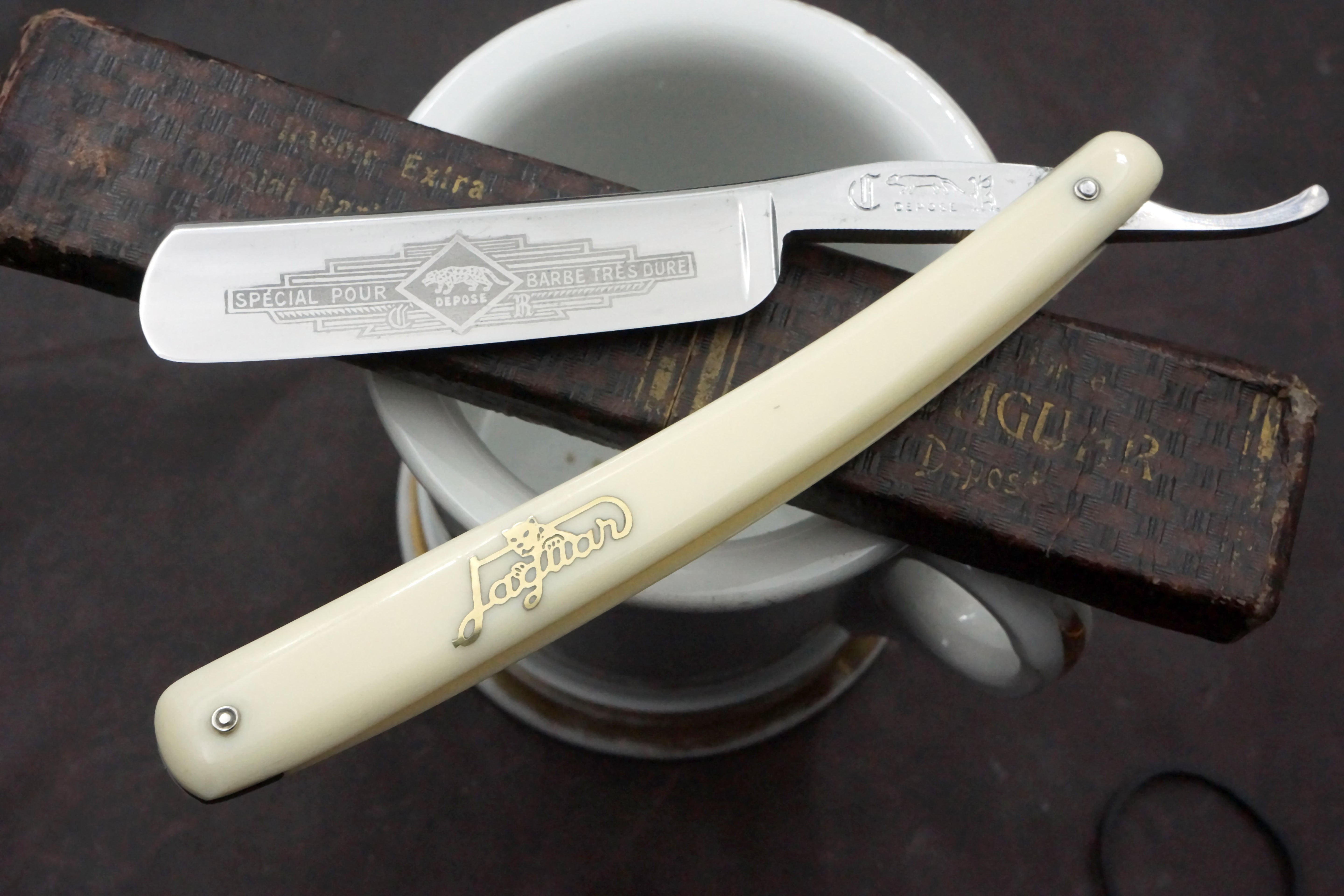 Le Jaguar 11/16 Full Hollow Blade - Excellent Restored Vintage French Straight Razor - Shave Ready