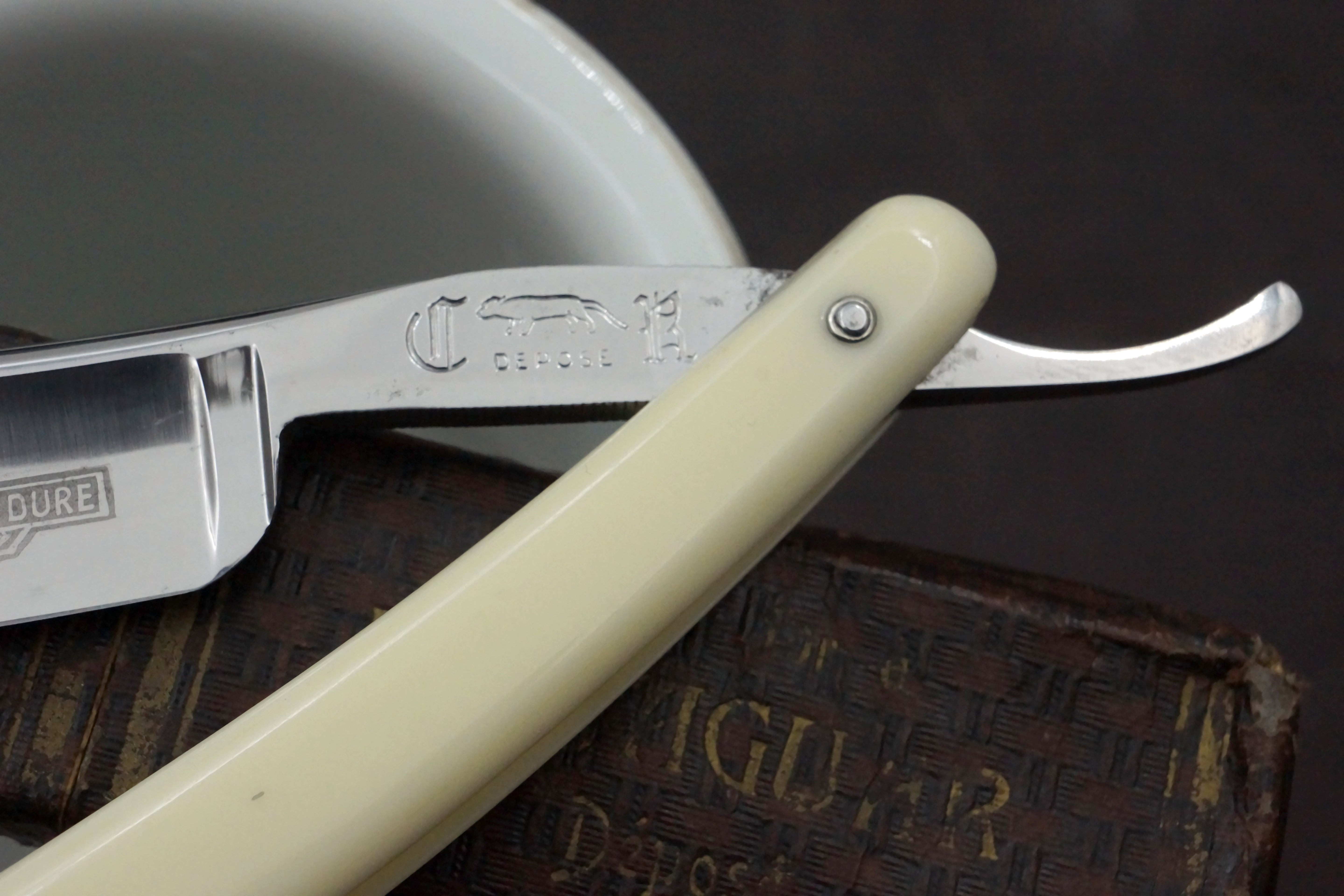 Le Jaguar 11/16 Full Hollow Blade - Excellent Restored Vintage French Straight Razor - Shave Ready