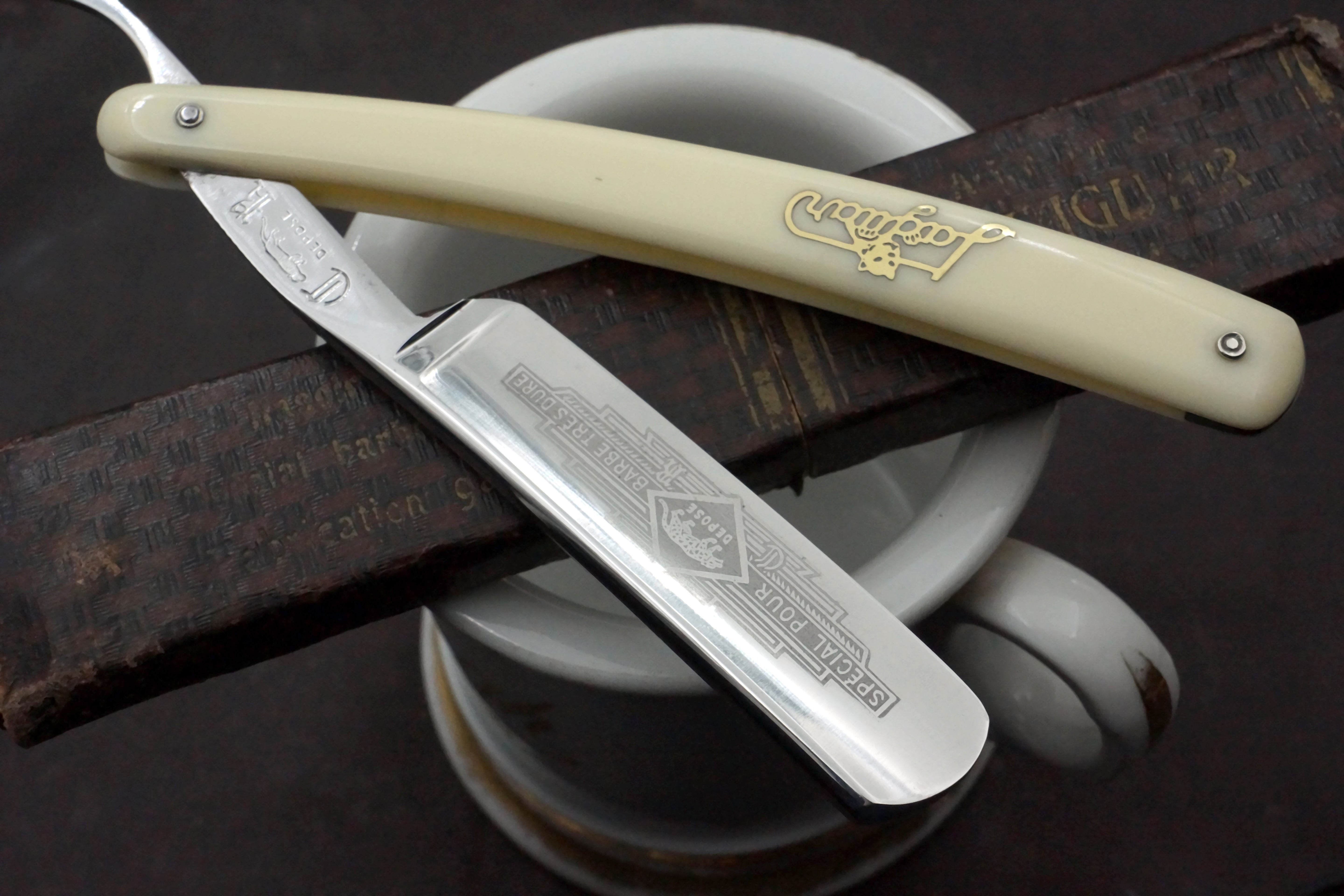Le Jaguar 11/16 Full Hollow Blade - Excellent Restored Vintage French Straight Razor - Shave Ready