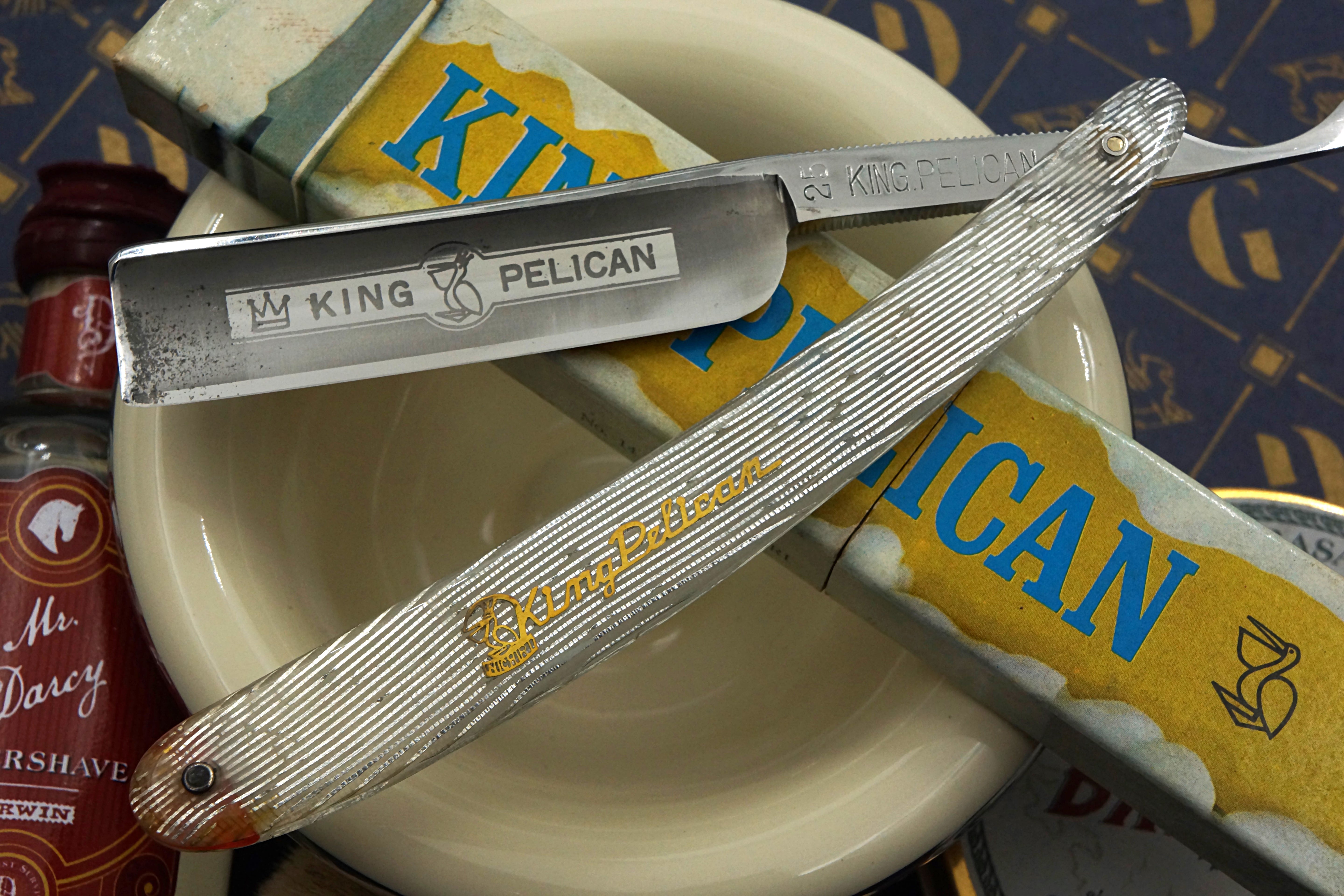 King Pelican No. 25 - 6/8 Full Holow Very Fancy Vintage Japanese Straight Razor - Shave Ready