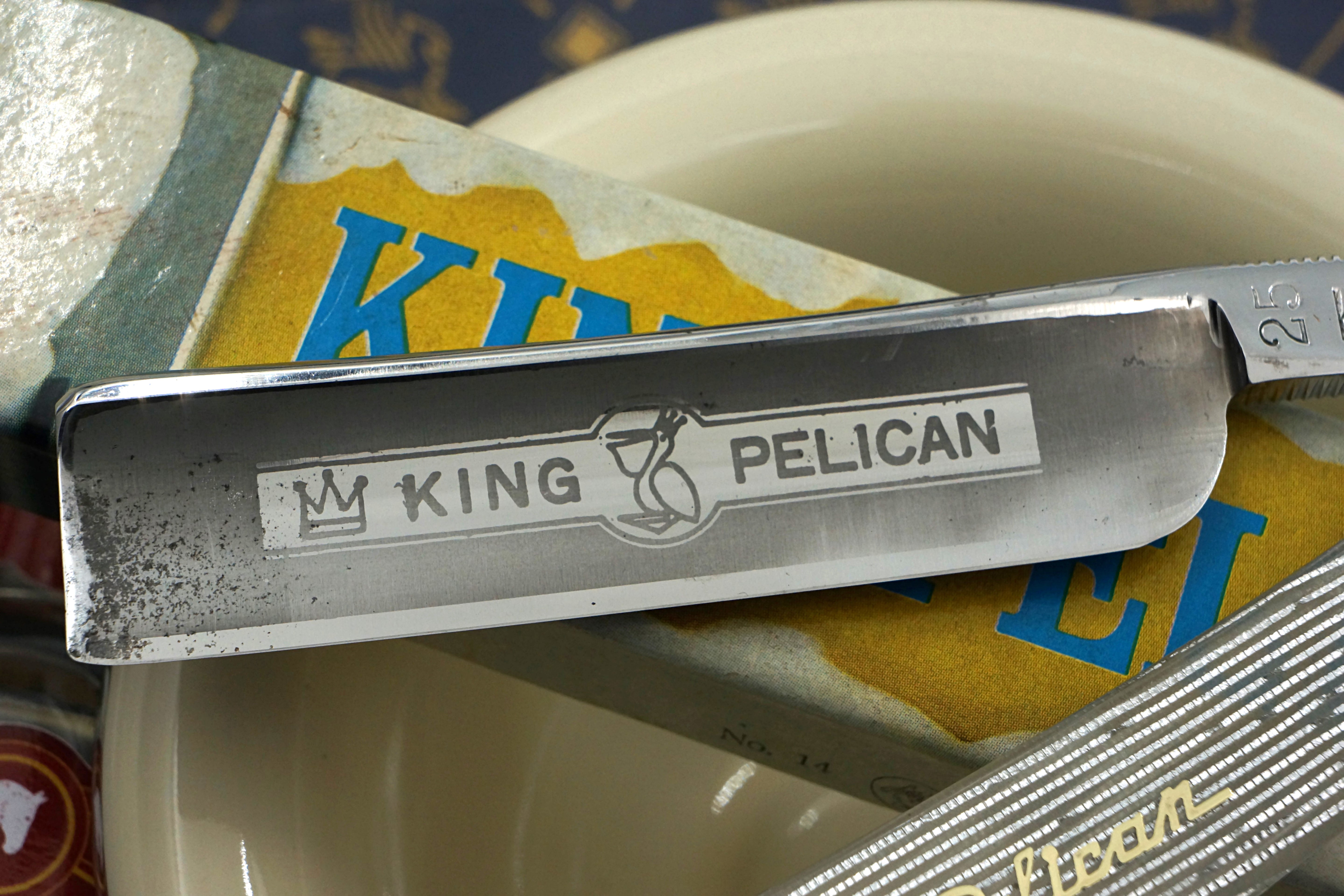 King Pelican No. 25 - 6/8 Full Holow Very Fancy Vintage Japanese Straight Razor - Shave Ready