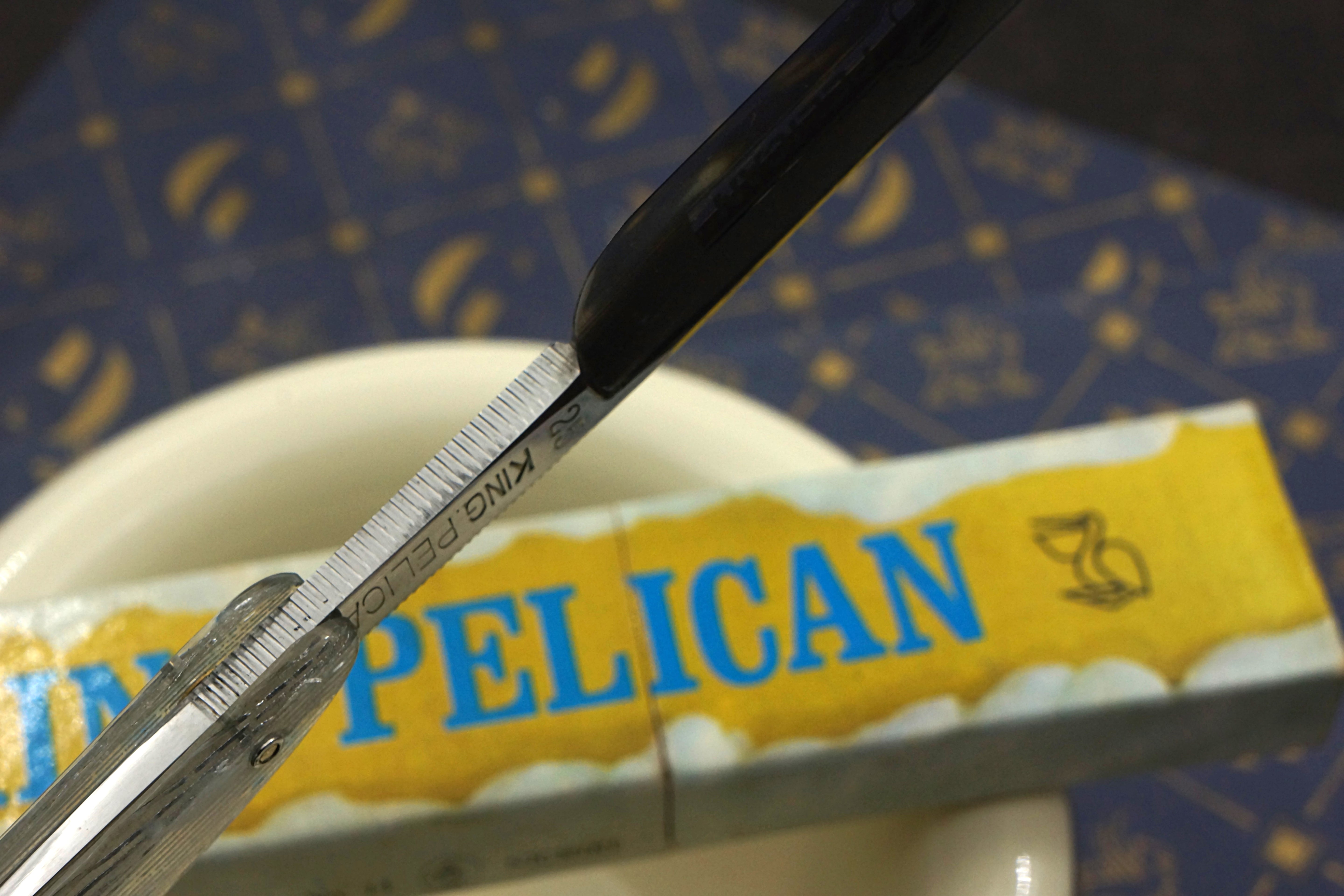 King Pelican No. 25 - 6/8 Full Holow Very Fancy Vintage Japanese Straight Razor - Shave Ready