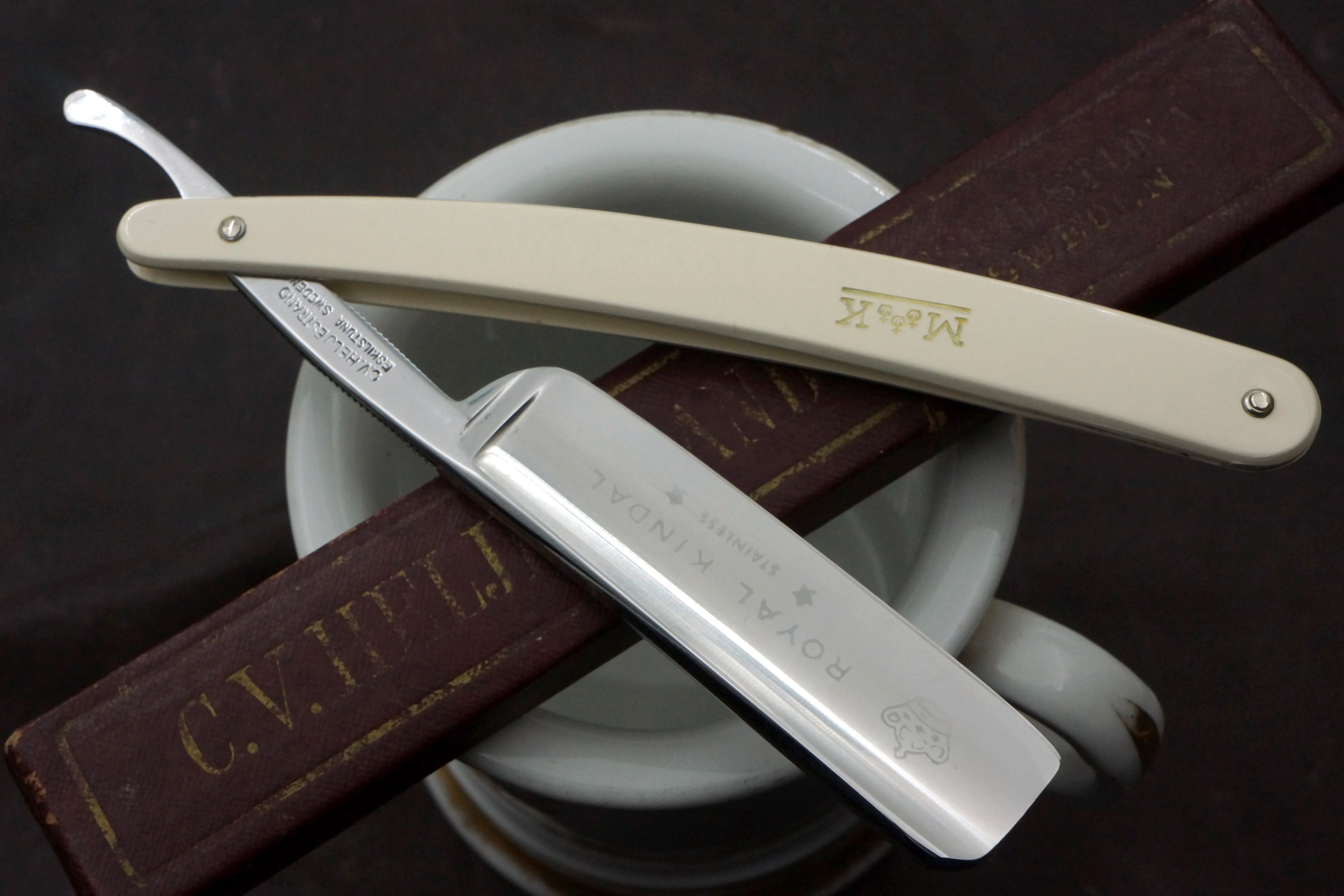 C.V. Heljestrand Royal Kindal 6/8 Excellent Stainless Steel Swedish Straight Razor - Shave Ready