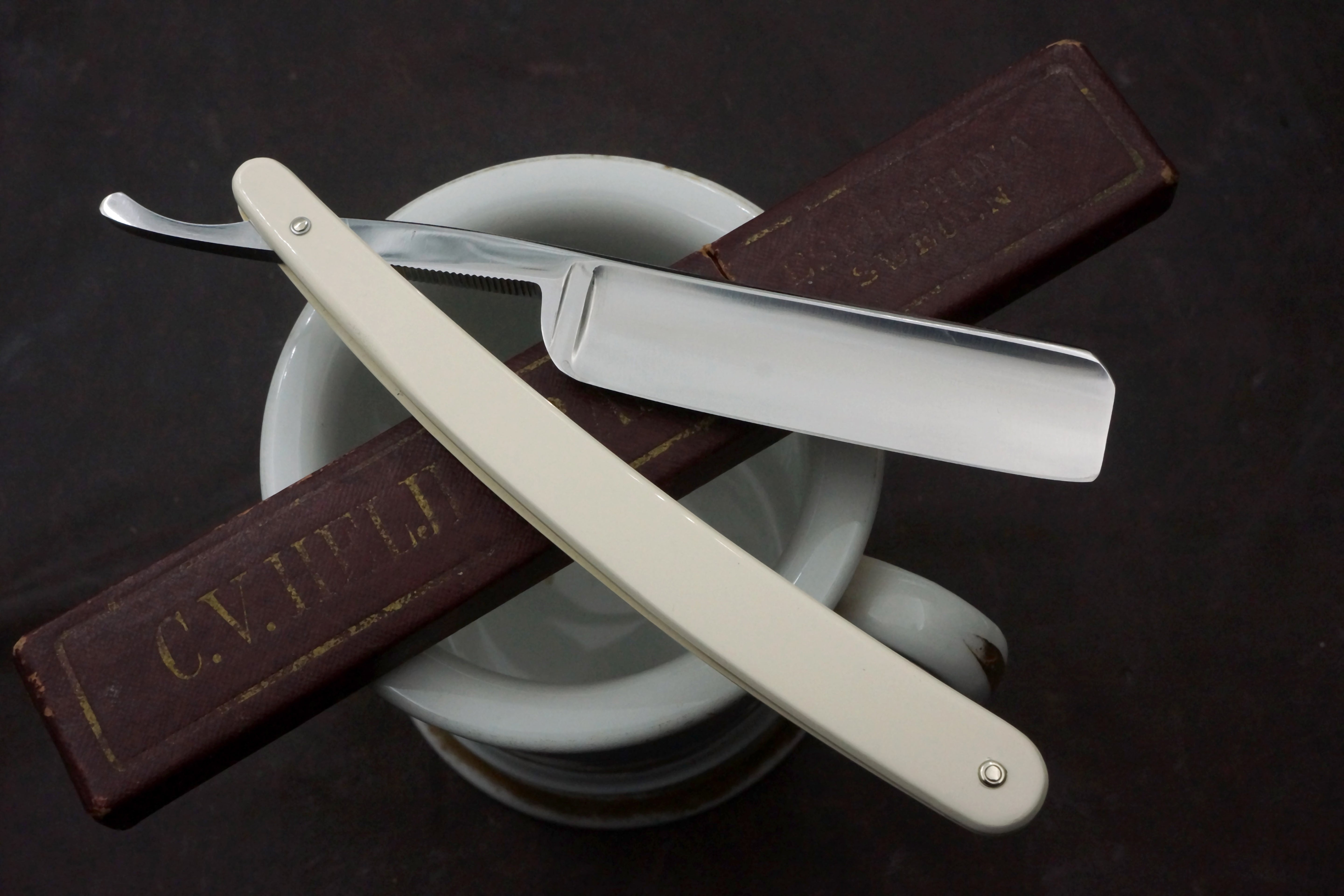 C.V. Heljestrand Royal Kindal 6/8 Excellent Stainless Steel Swedish Straight Razor - Shave Ready