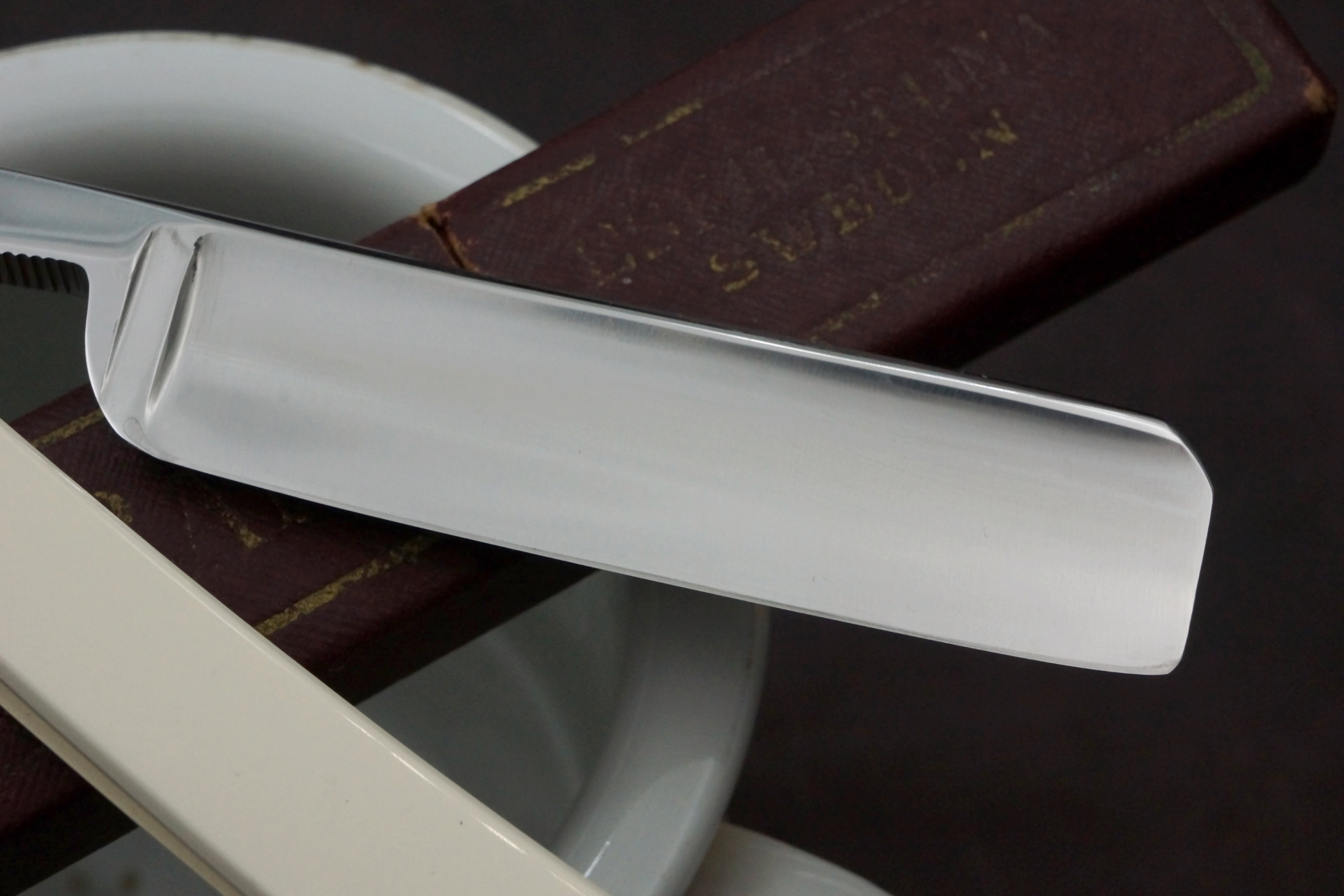 C.V. Heljestrand Royal Kindal 6/8 Excellent Stainless Steel Swedish Straight Razor - Shave Ready