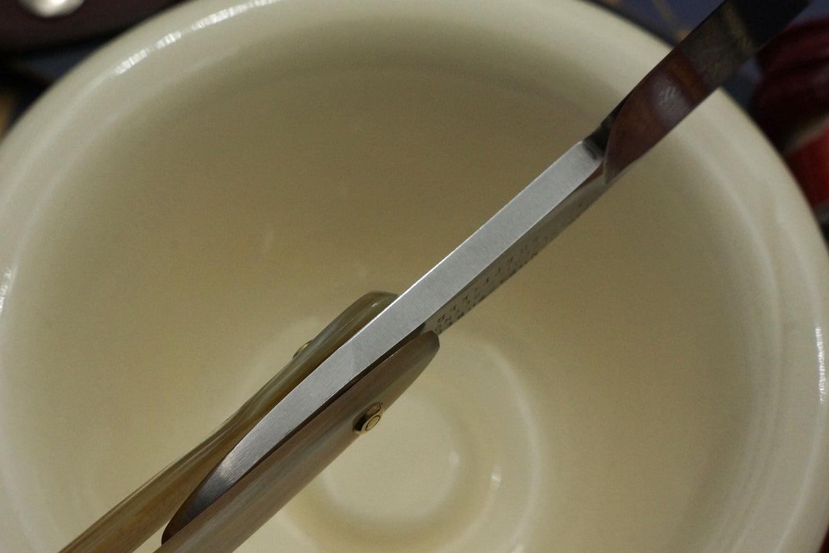 Frederick Reynolds 6/8 Near Wedge Etched Blade with New Horn Scales - Fully Restored Sheffield Straight Razor - Shave Ready