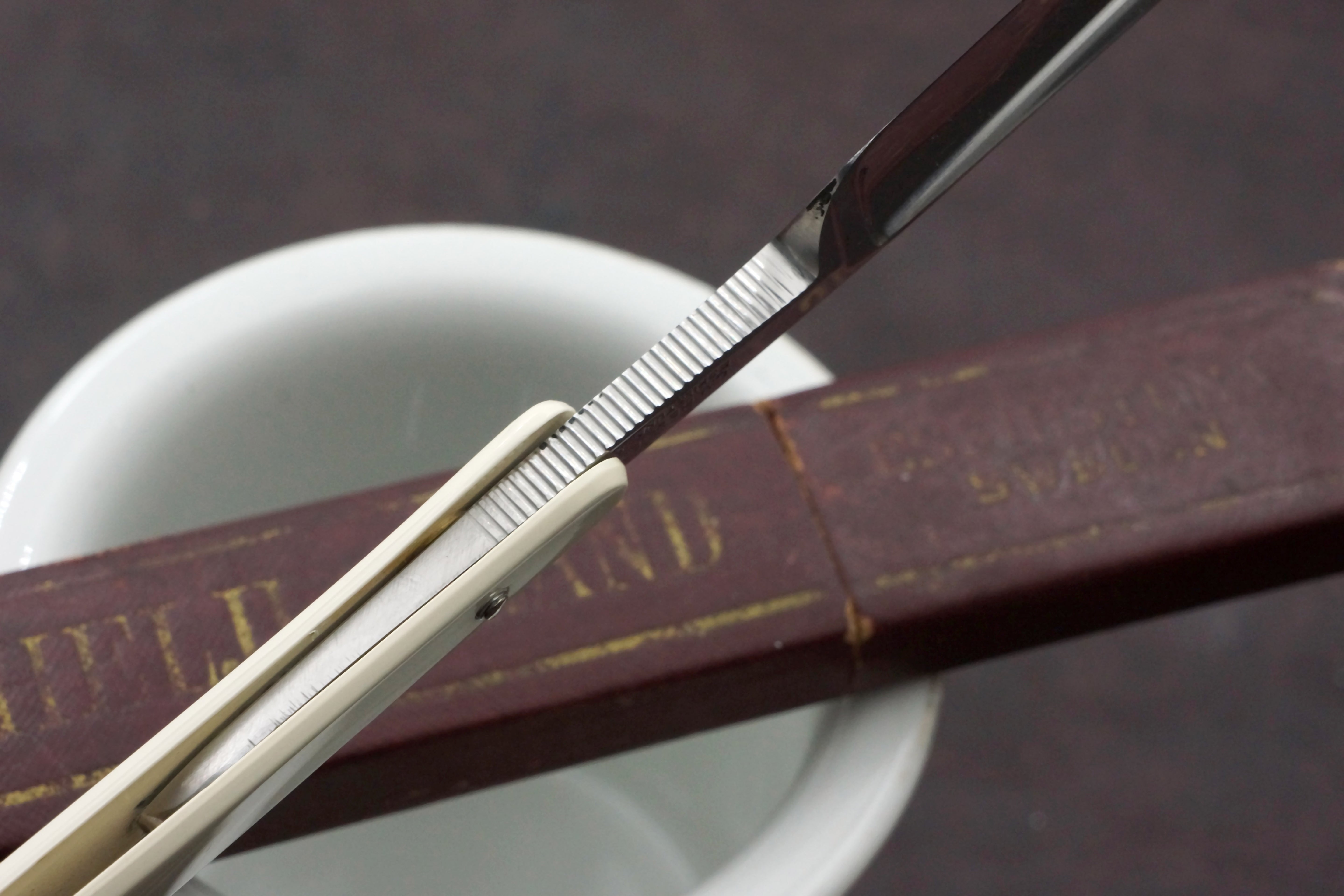 C.V. Heljestrand Royal Kindal 6/8 Excellent Stainless Steel Swedish Straight Razor - Shave Ready