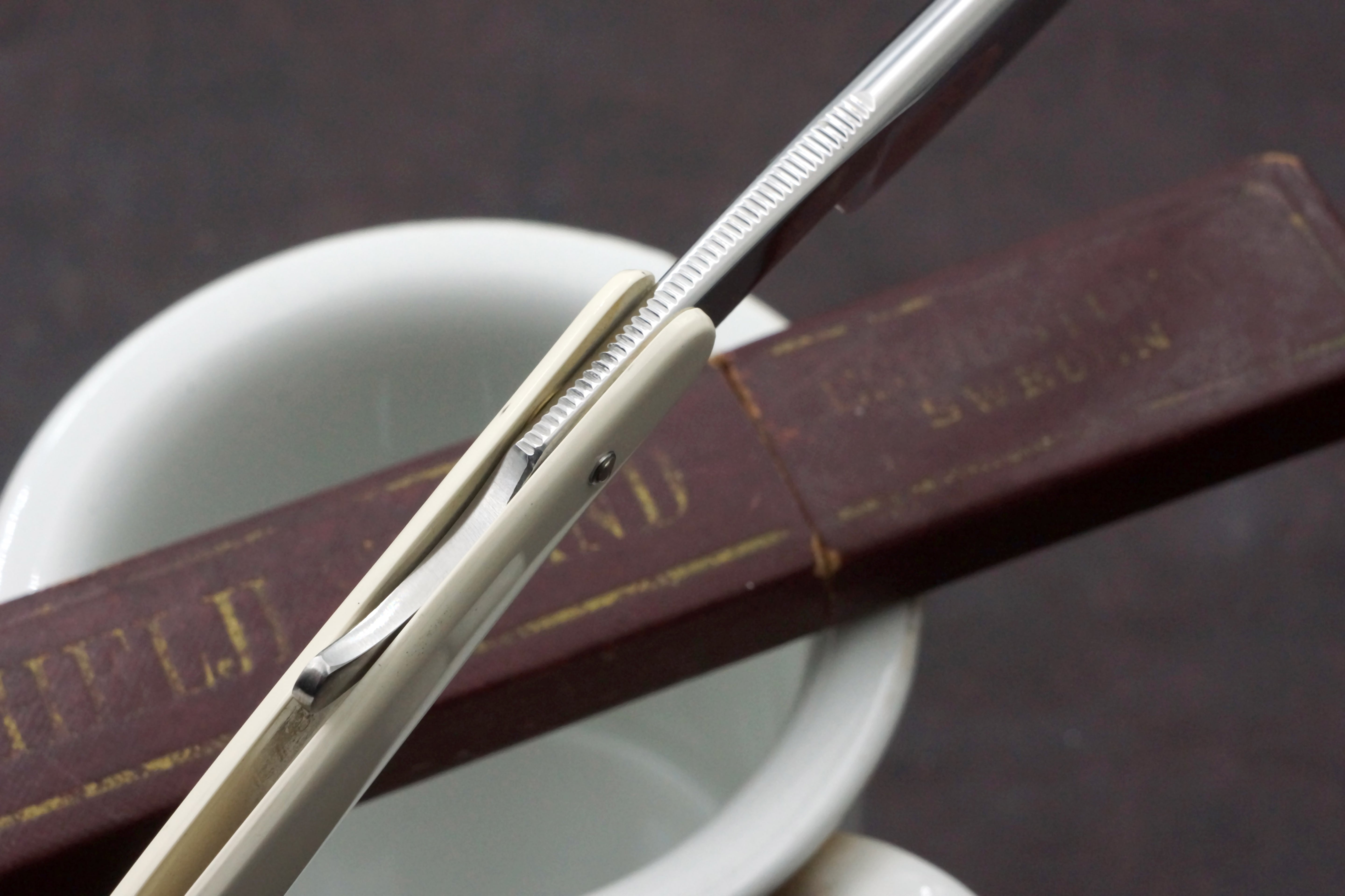 C.V. Heljestrand Royal Kindal 6/8 Excellent Stainless Steel Swedish Straight Razor - Shave Ready