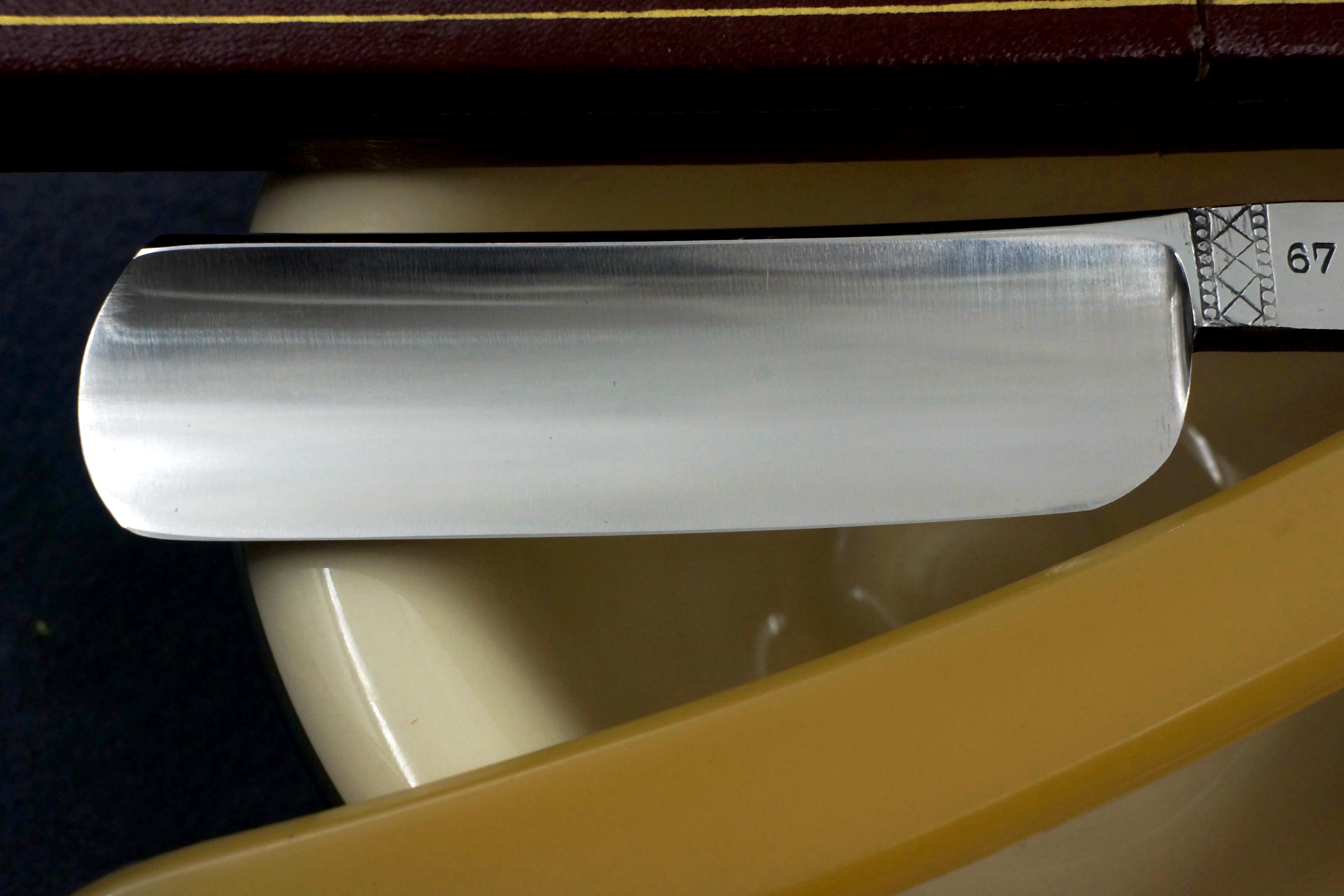 El Pinor 67 - NOS 7/8 Full Hollow Blade - Vintage Solingen Straight Razor - Shave Ready